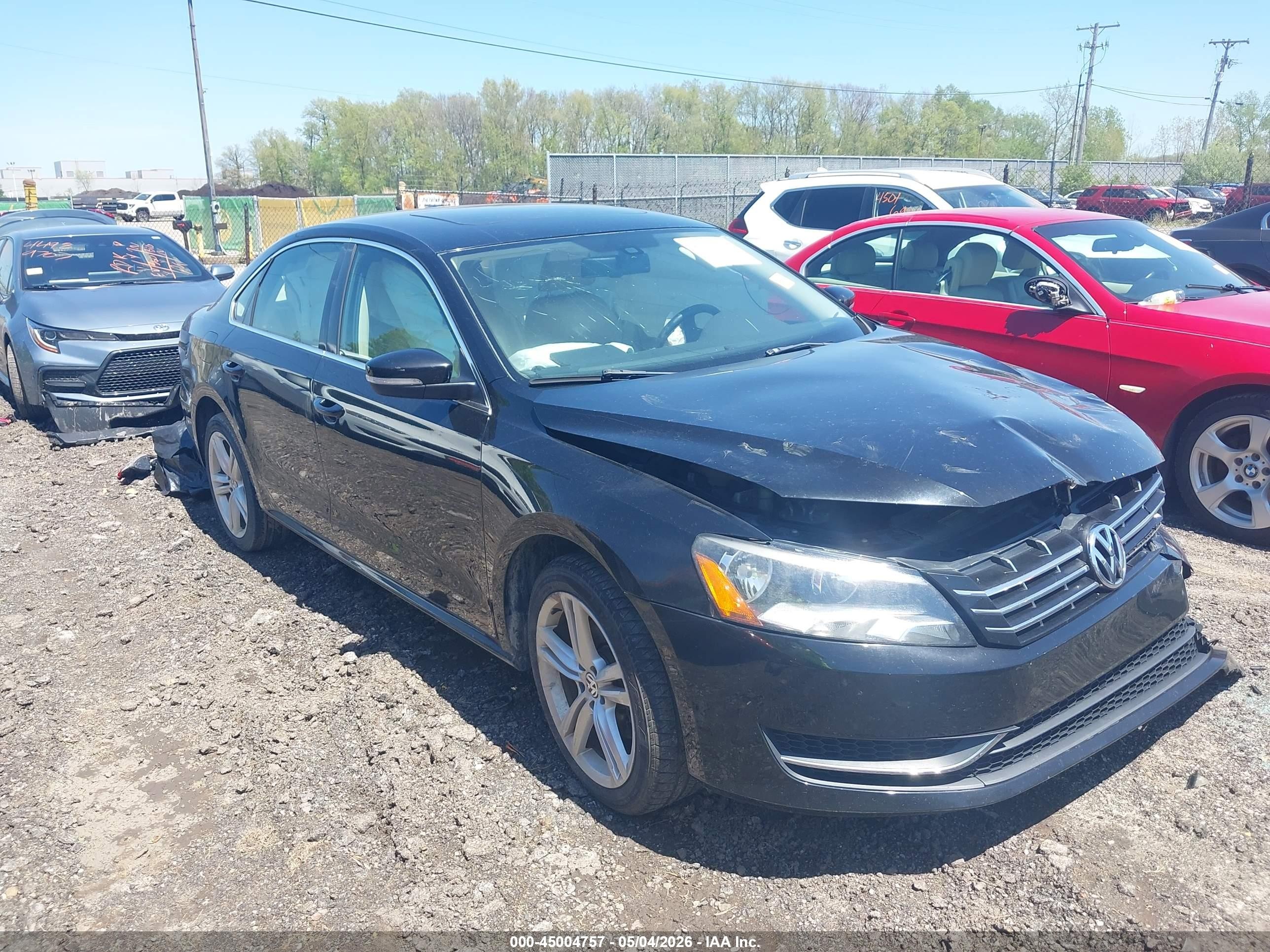 2014 Volkswagen Passat SE, VIN 1VWBN7A3XEC107975 — Перед