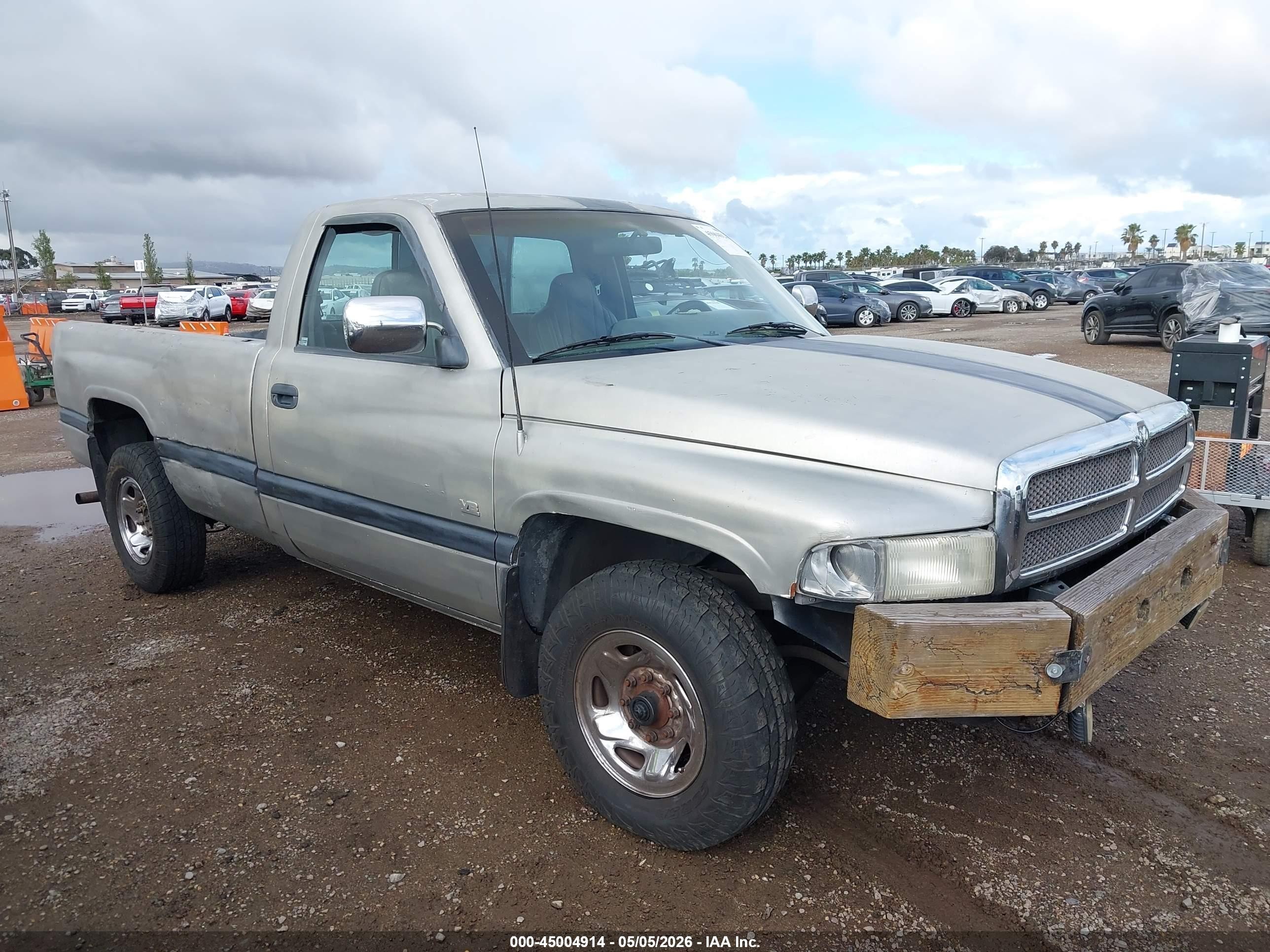 1994 Dodge RAM, VIN 1B7JC26Z5RS553855 — Rear end