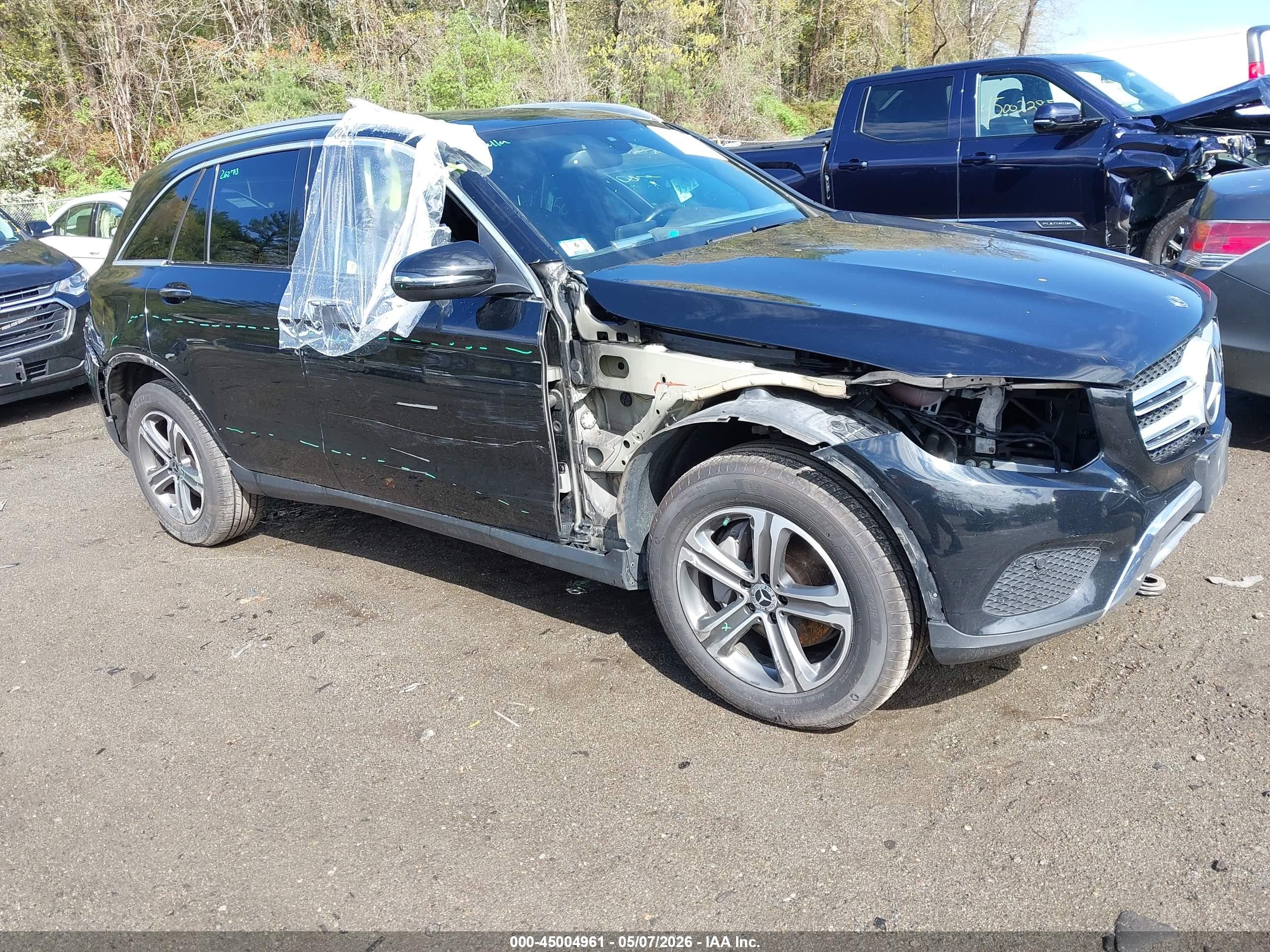 2019 Mercedes-Benz GLC 300, VIN WDC0G4KB1KV130676 — Side