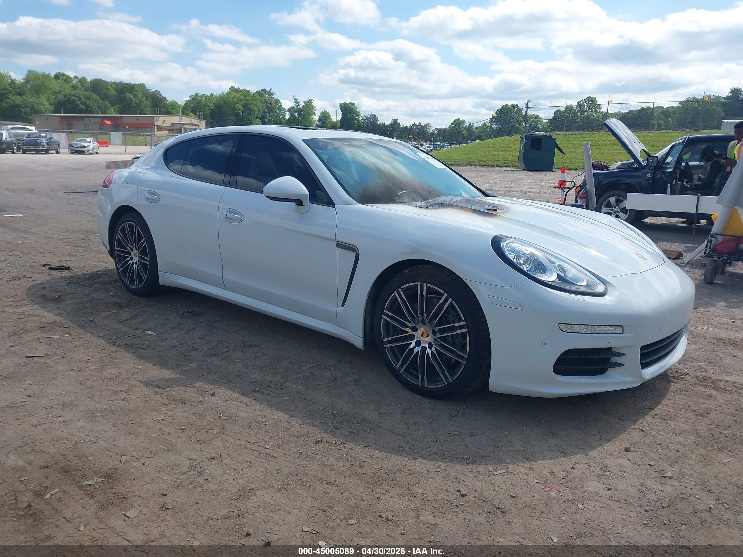 2015 Porsche Panamera 4, VIN WP0AA2A71FL001884 — Engine fire