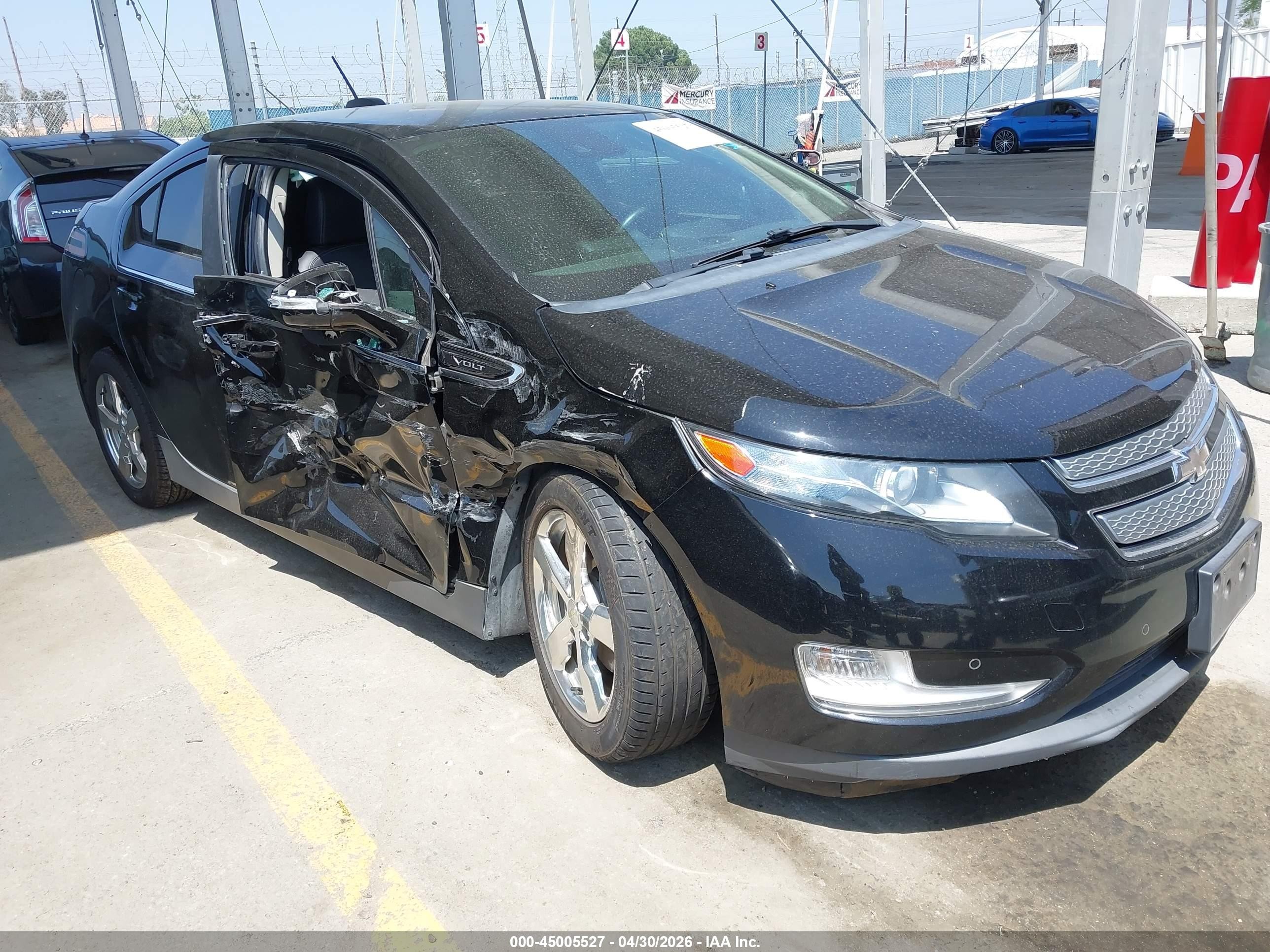 2015 Chevrolet Volt, VIN 1G1RD6E41FU141633 — Side