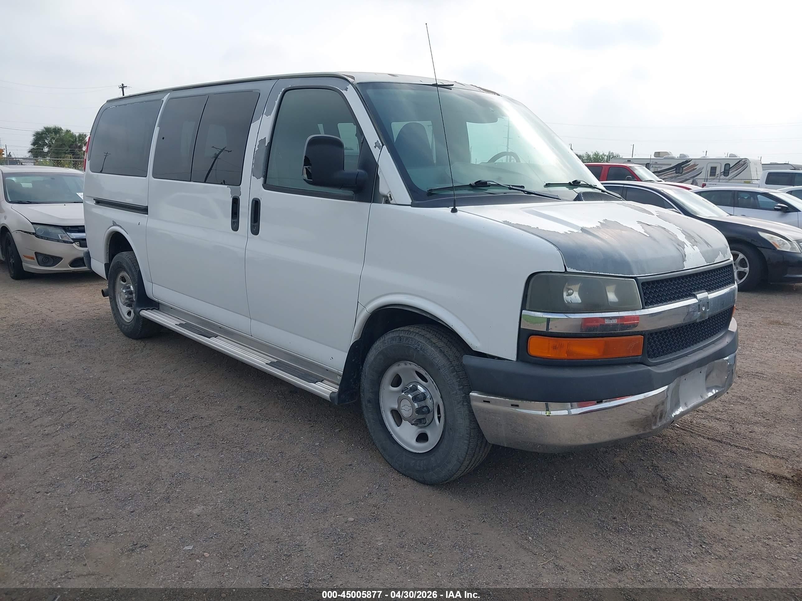 2011 Chevrolet Express Passenger 1LT, VIN 1GAZGYFG0B1106475 — Front end