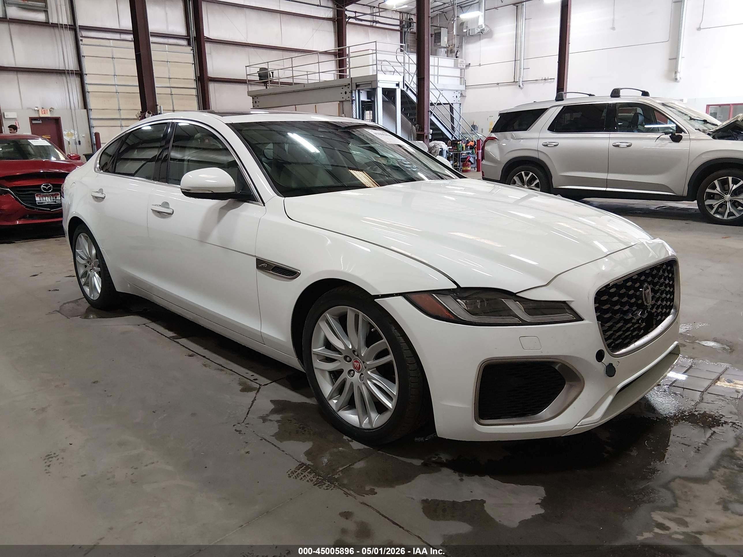 2022 Jaguar XF SE, VIN SAJBG4FX0NCY90815 — Front end