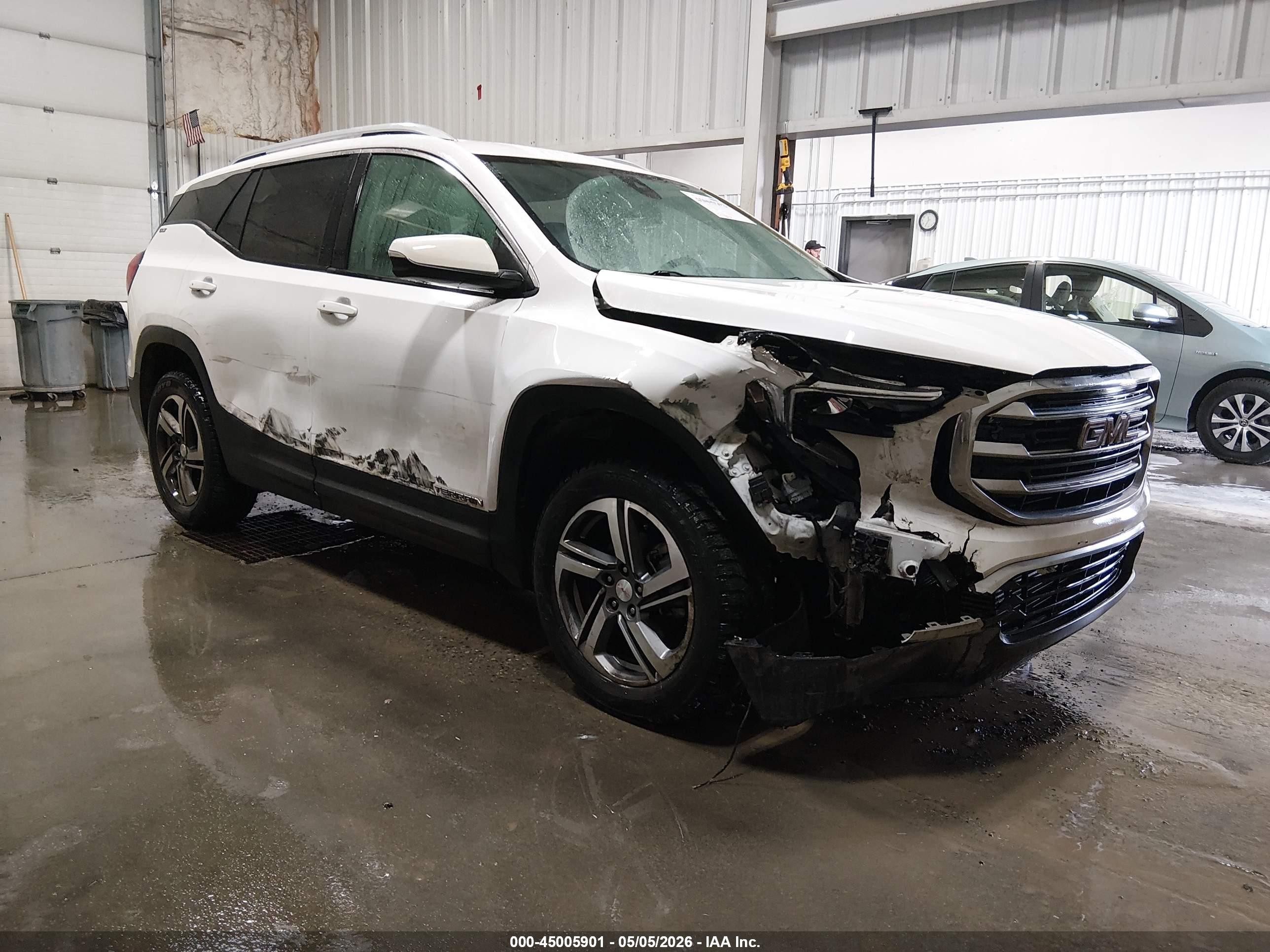 2021 GMC Terrain SLT, VIN 3GKALVEV2ML333665 — Front end