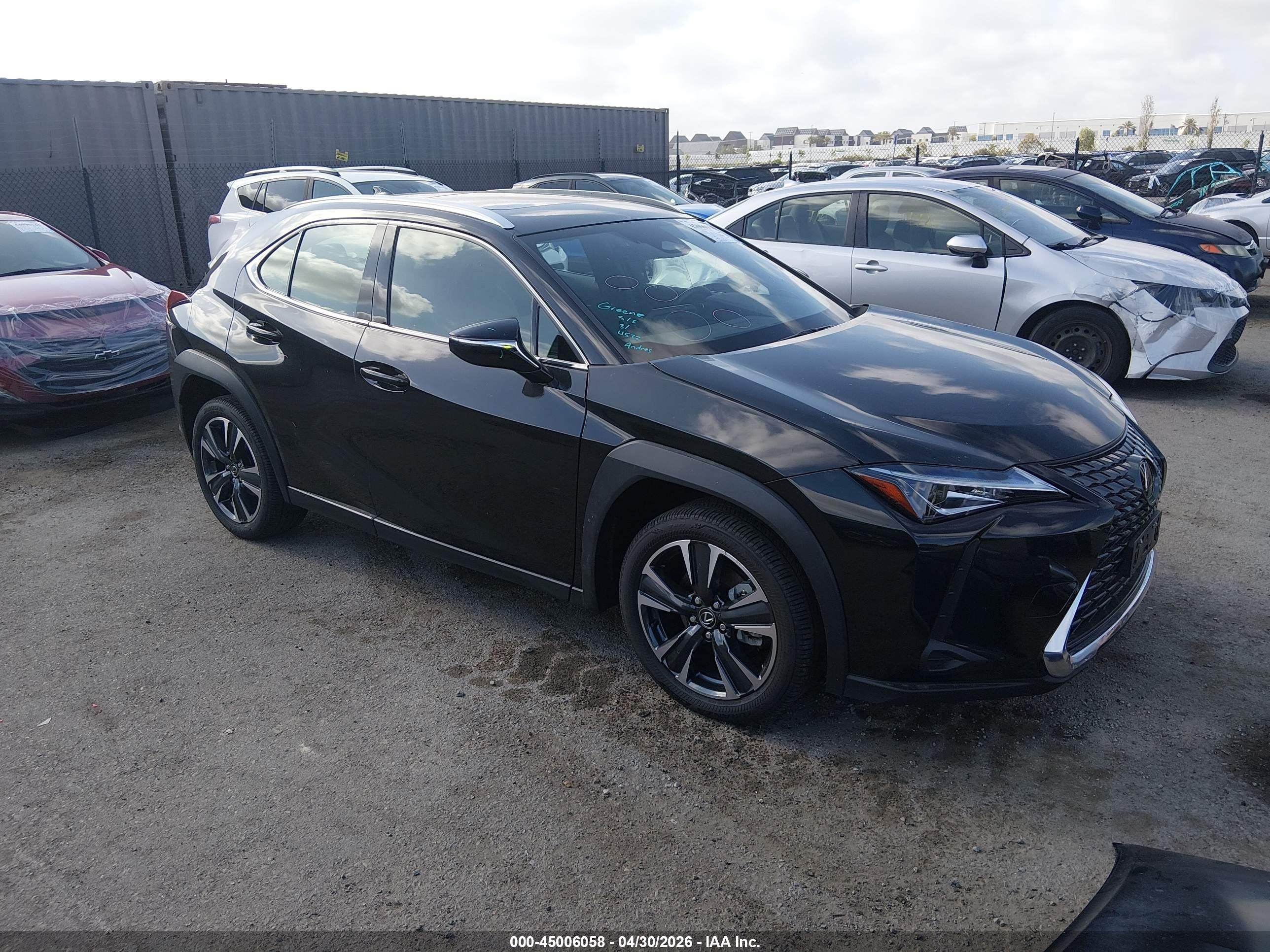 2025 Lexus UX 300h Premium, VIN JTHYBJAH0S2008063 — Днище