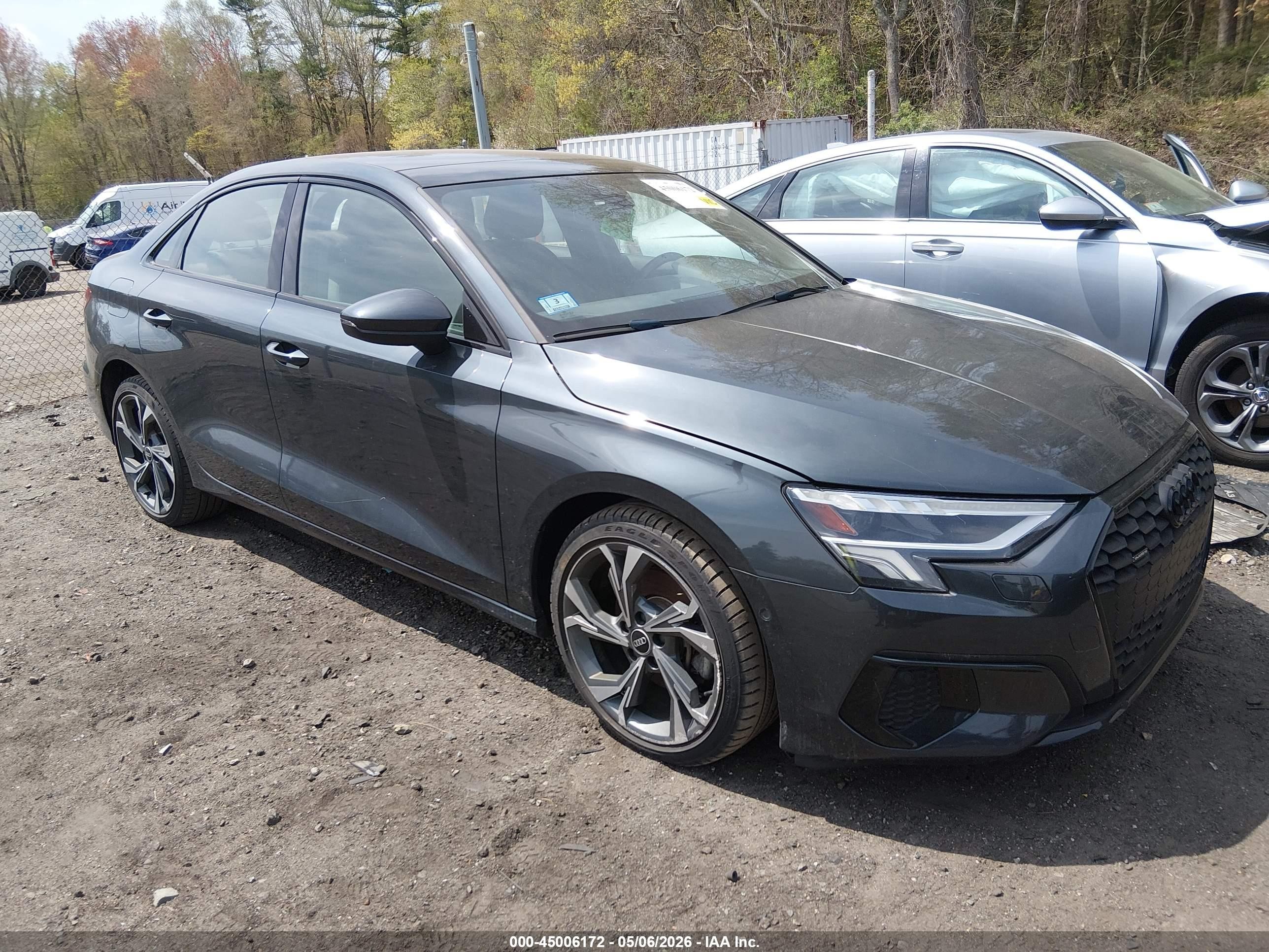 2022 Audi A3 Premium Plus, VIN WAUHUDGY5NA019412 — Бок