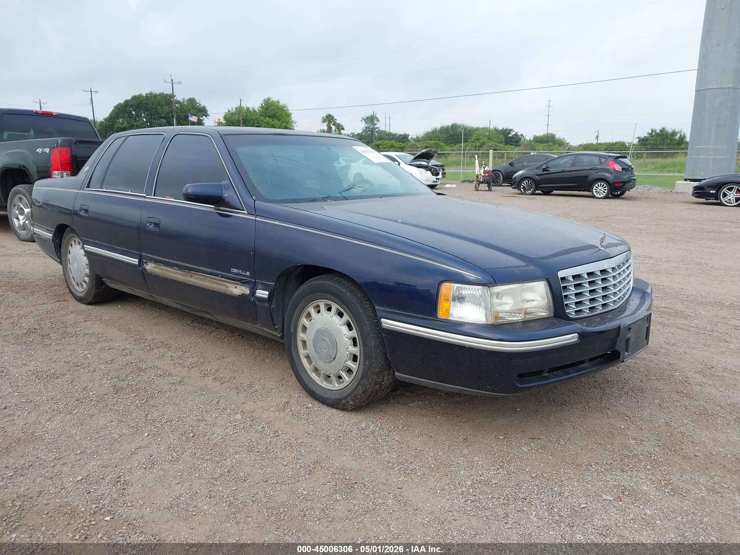 1998 Cadillac DeVille, VIN 1G6KD54Y3WU746490 — Normal wear