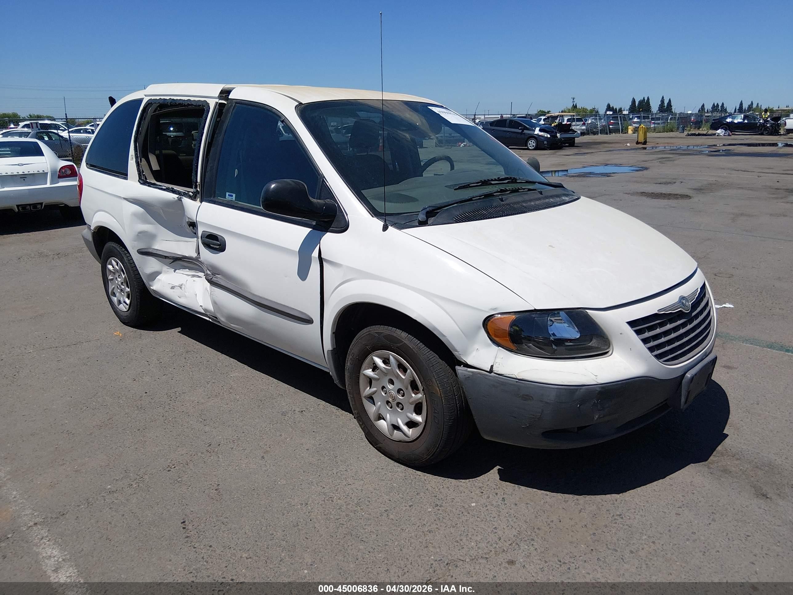 2002 Chrysler Voyager, VIN 1C8GJ25322B719833 — Side