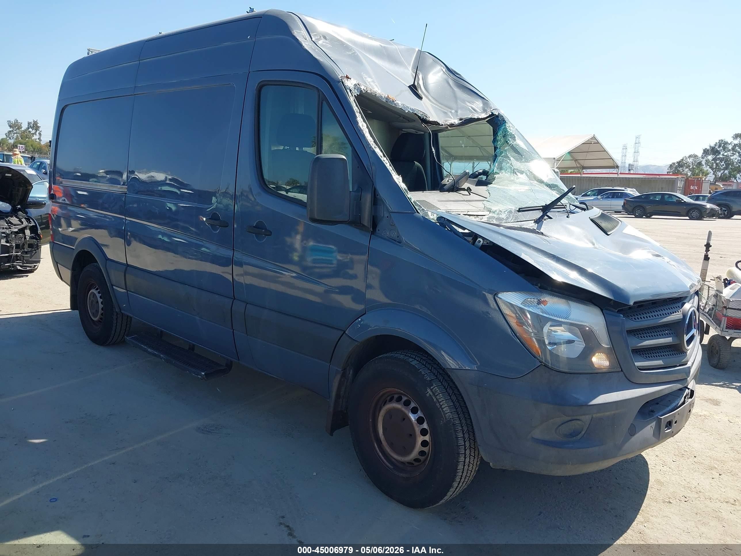 2018 Mercedes-Benz Sprinter Cargo, VIN WD3PE7CD9JP645076 — Front end