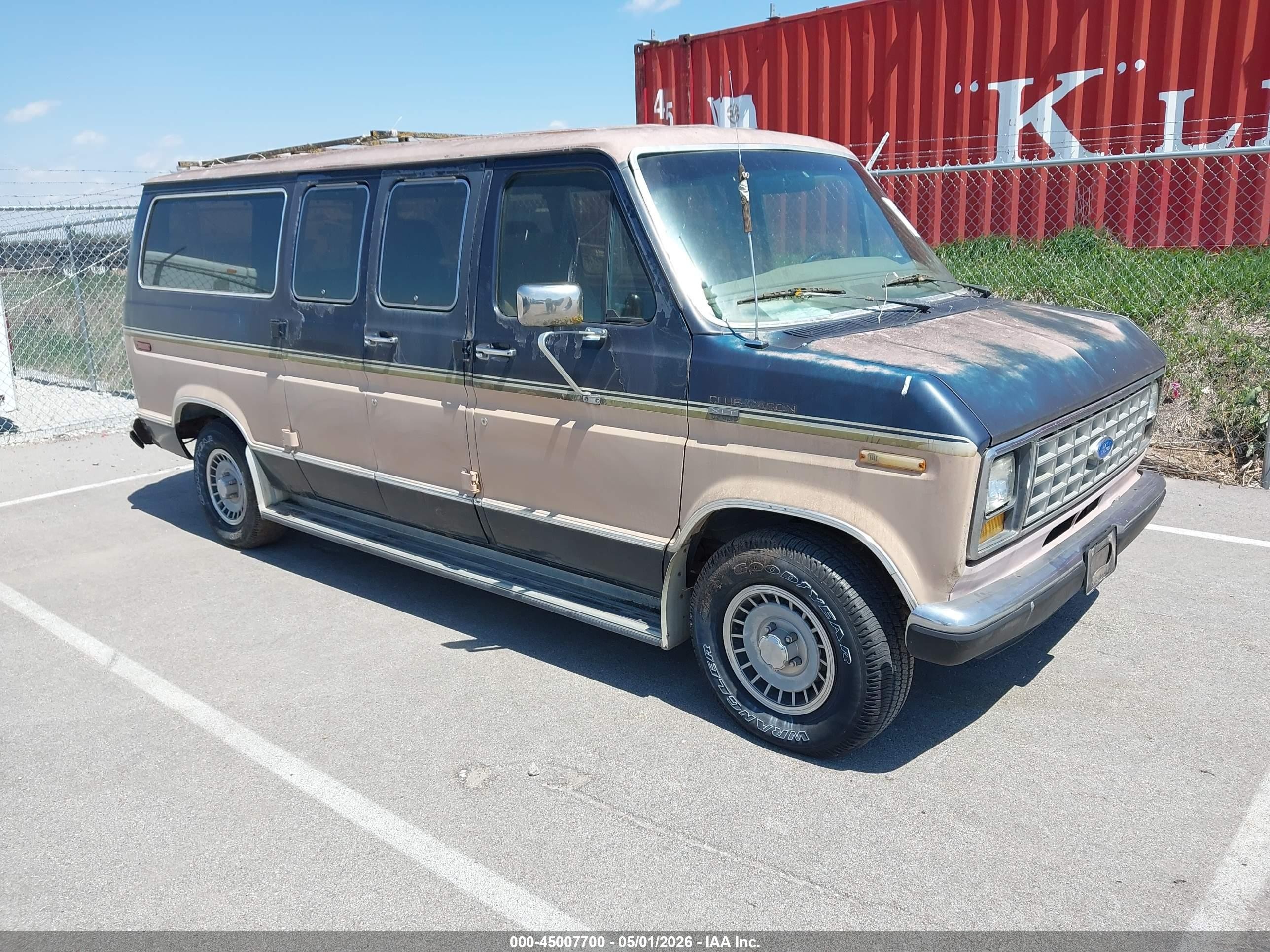 1989 Ford Econoline Cargo, VIN 1FMEE11N1KHC15247 — Rear end