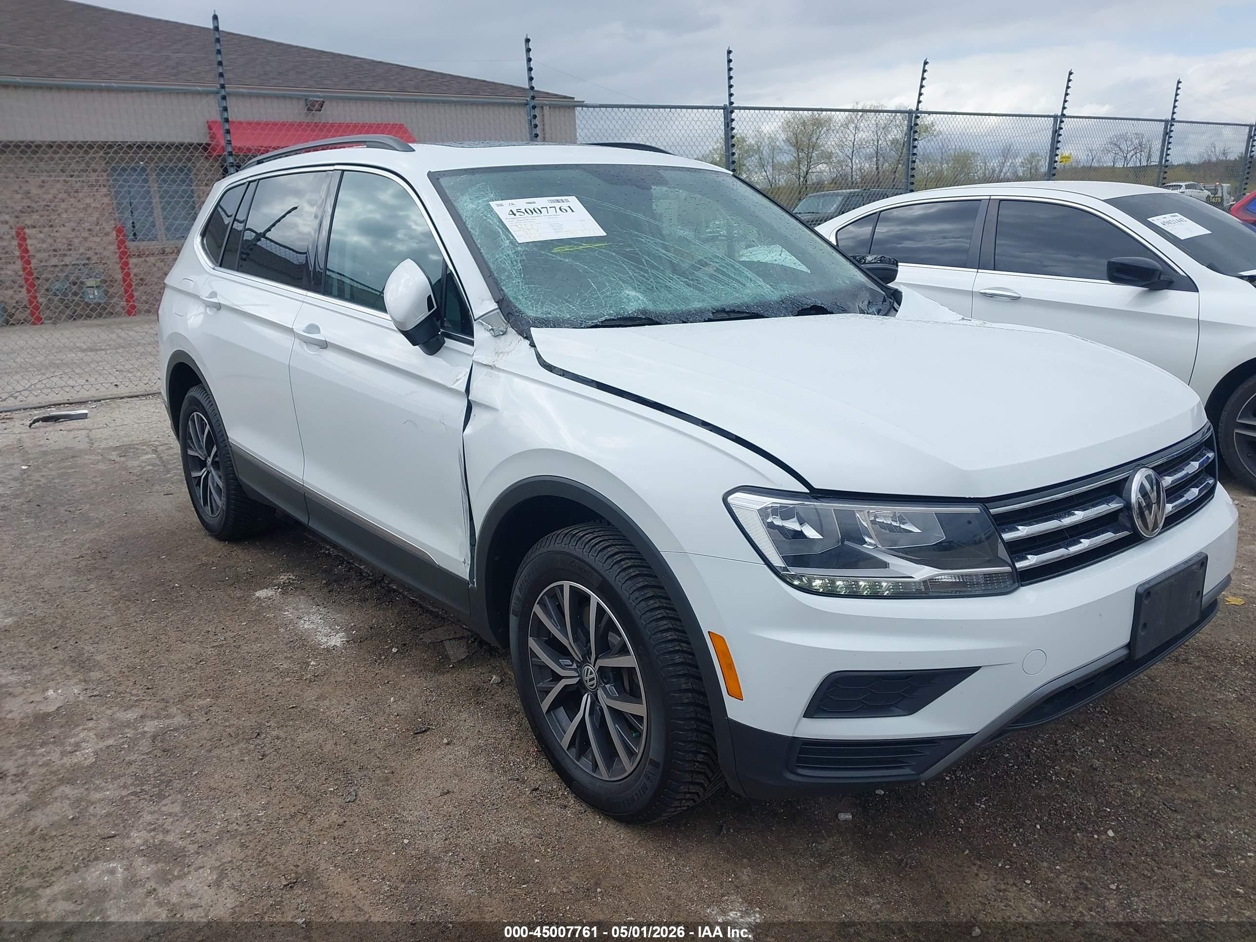 2020 Volkswagen Tiguan SE, VIN 3VV2B7AX4LM058865 — Storm