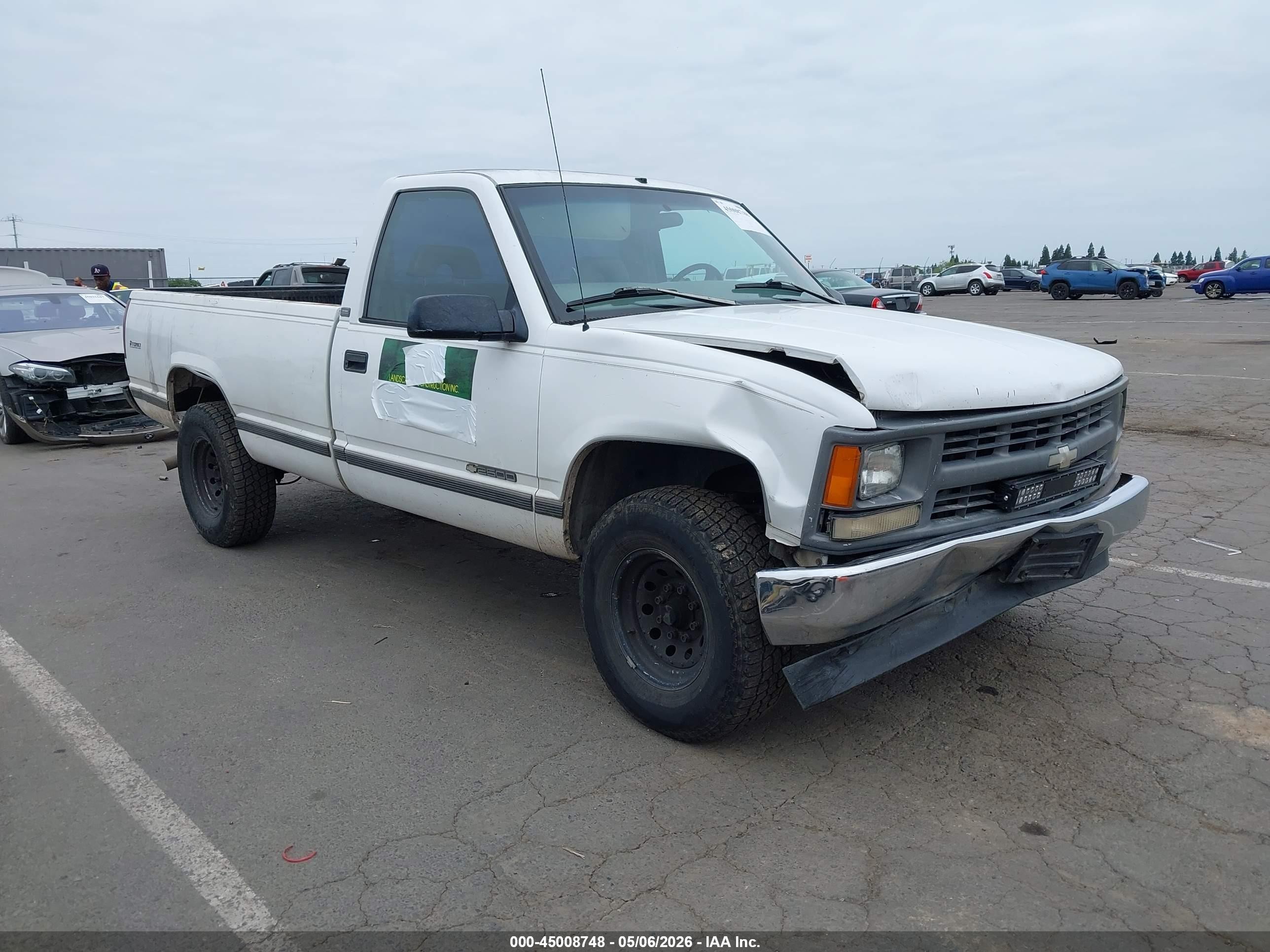 1997 Chevrolet Silverado 2500, VIN 1GCGC24R2VZ140290 — Перед