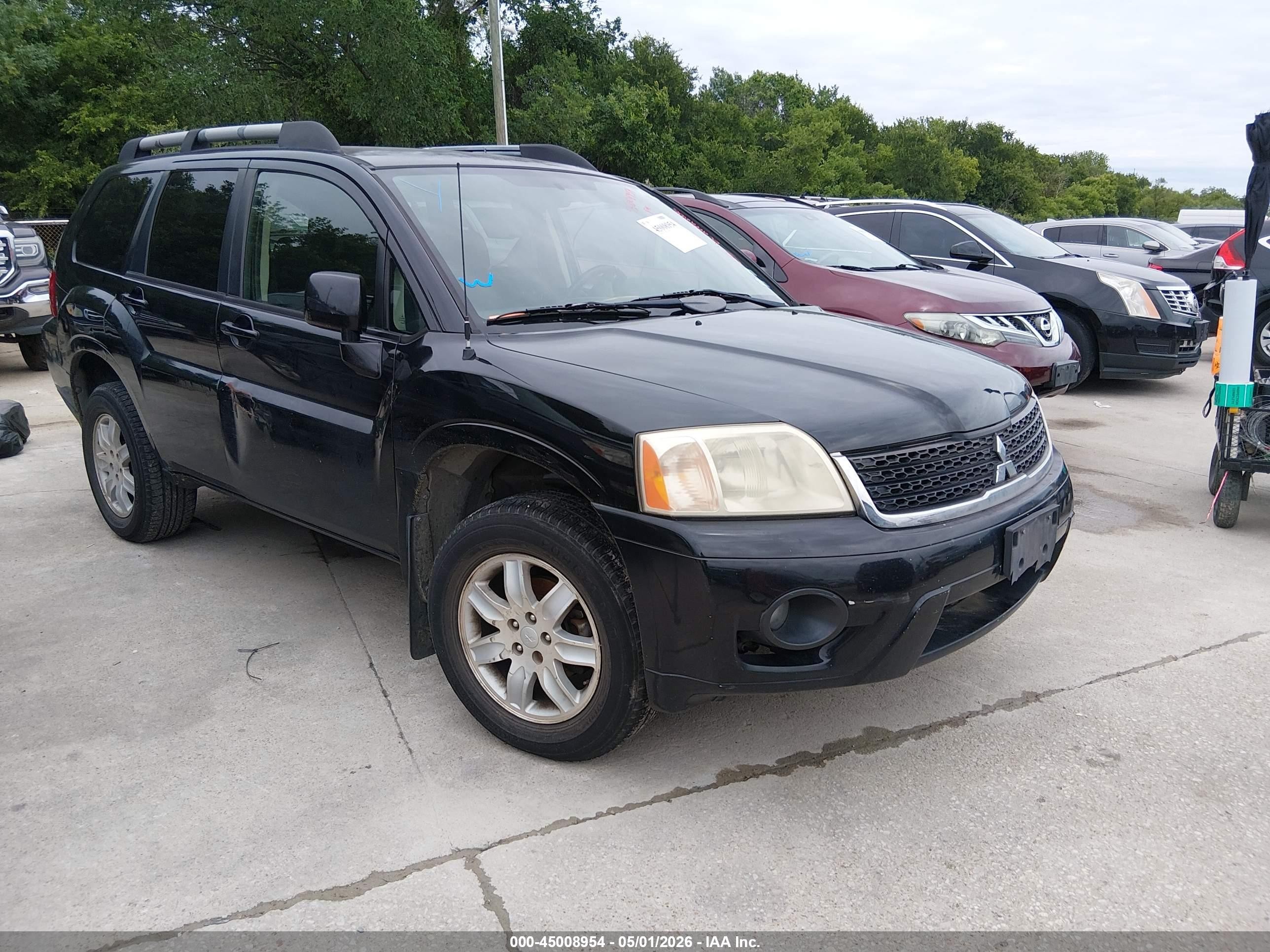 2010 Mitsubishi Endeavor LS, VIN 4A4JM2AS2AE018890 — Normal wear