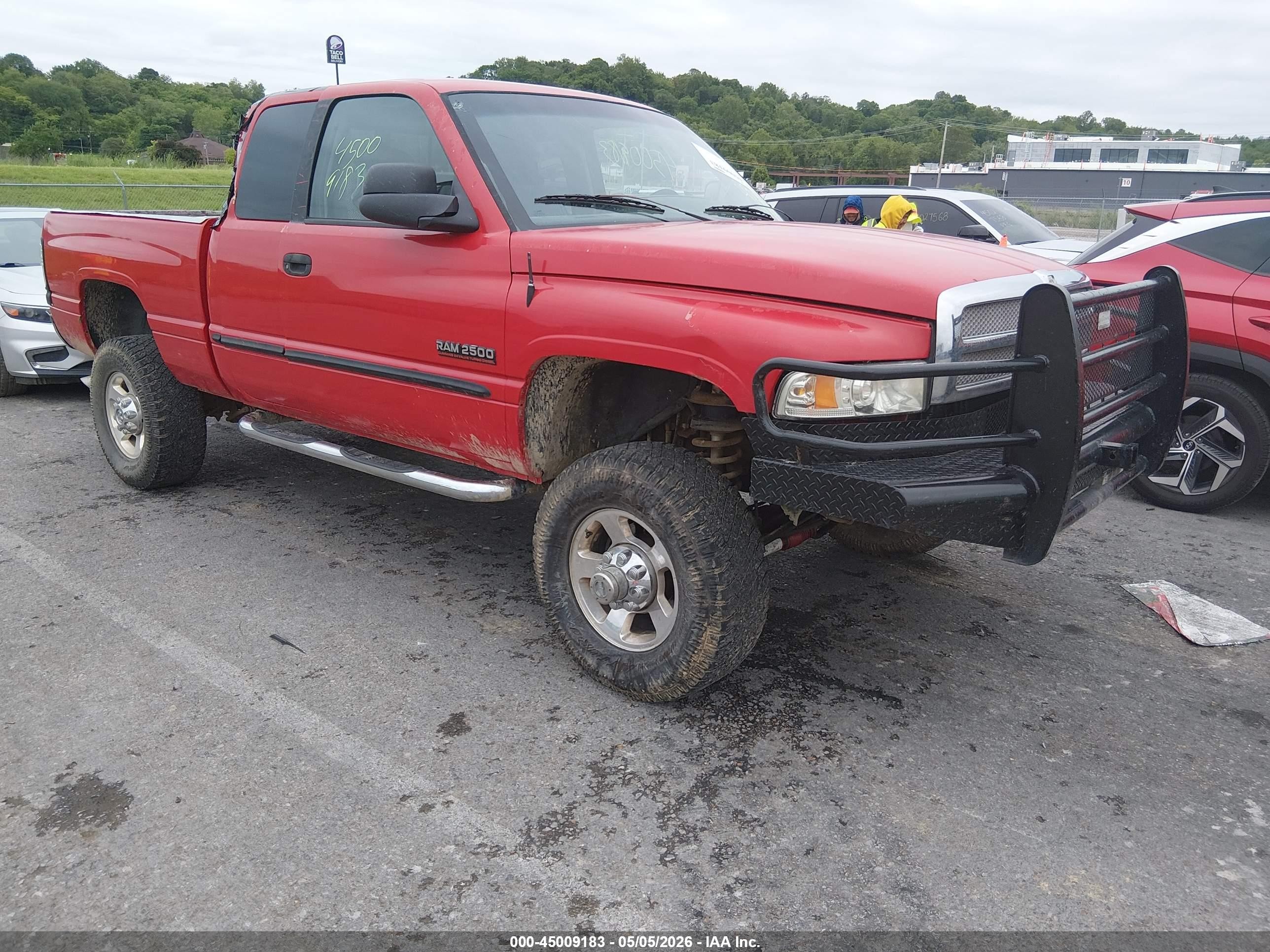 2000 Dodge 2500, VIN 1B7KF236XYJ108375 — Roof