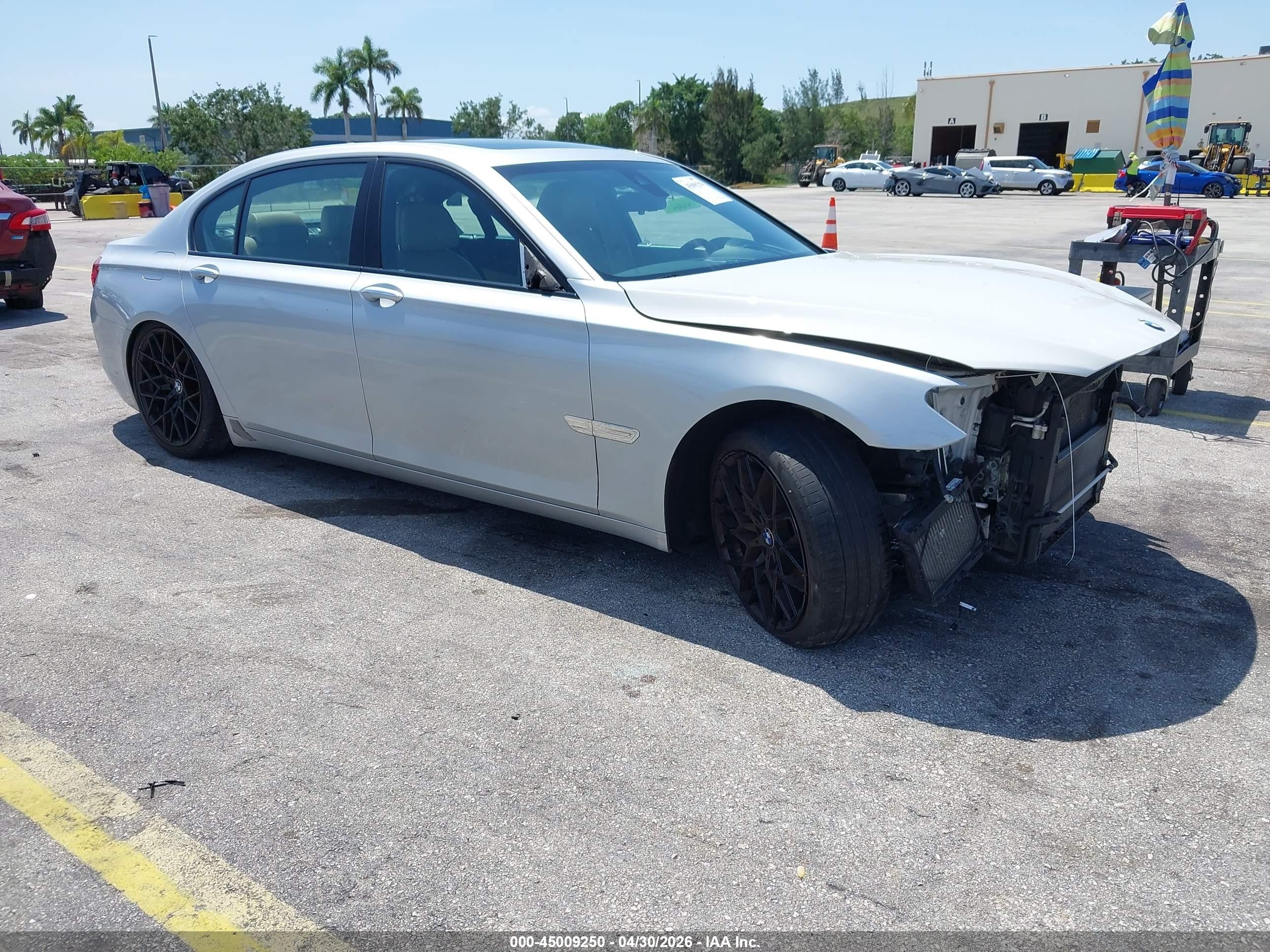 2013 BMW 7 Series 750Li, VIN WBAYE8C59DD132406 — Normal wear