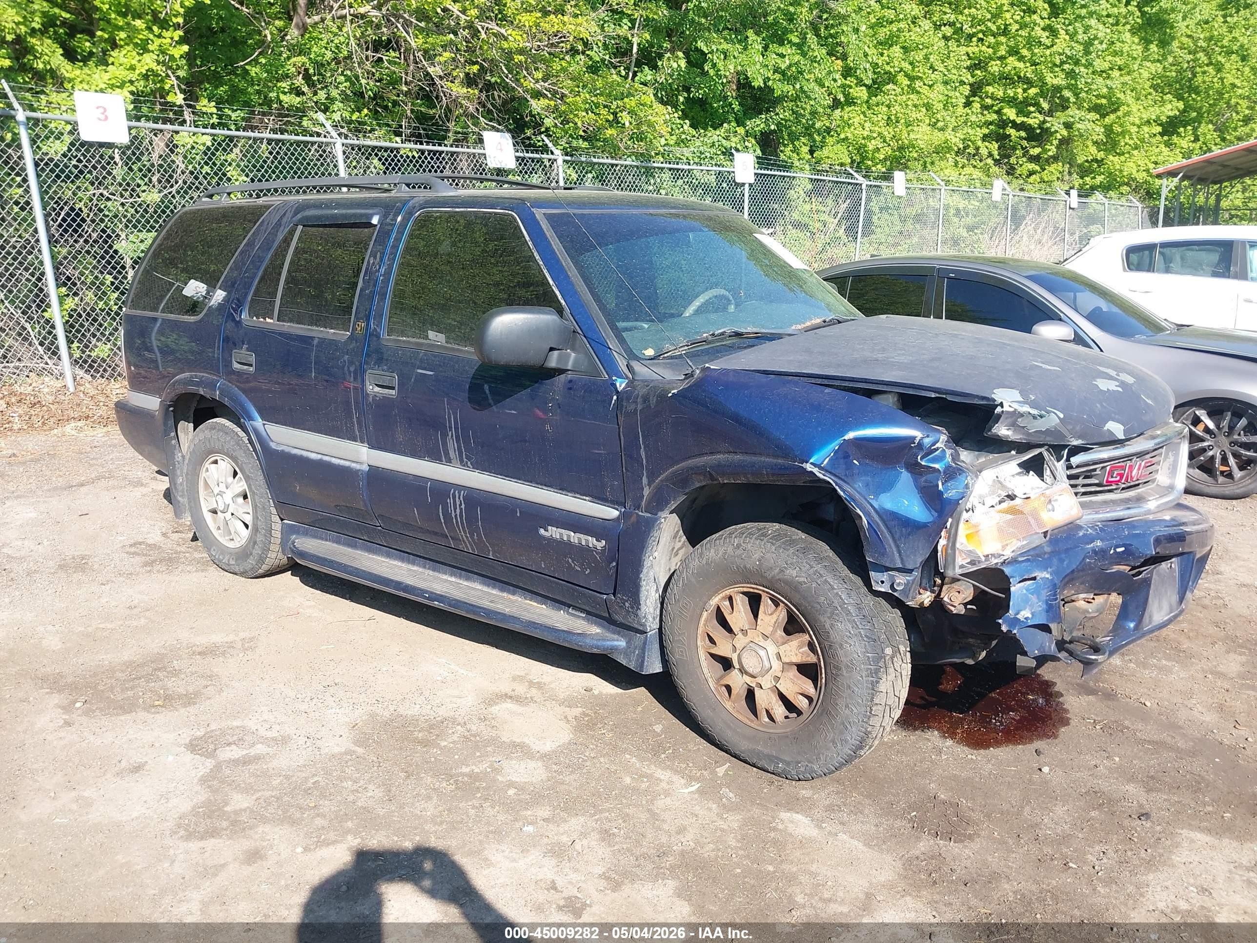 2001 GMC Jimmy SLE, VIN 1GKDT13WX12151498 — Перед