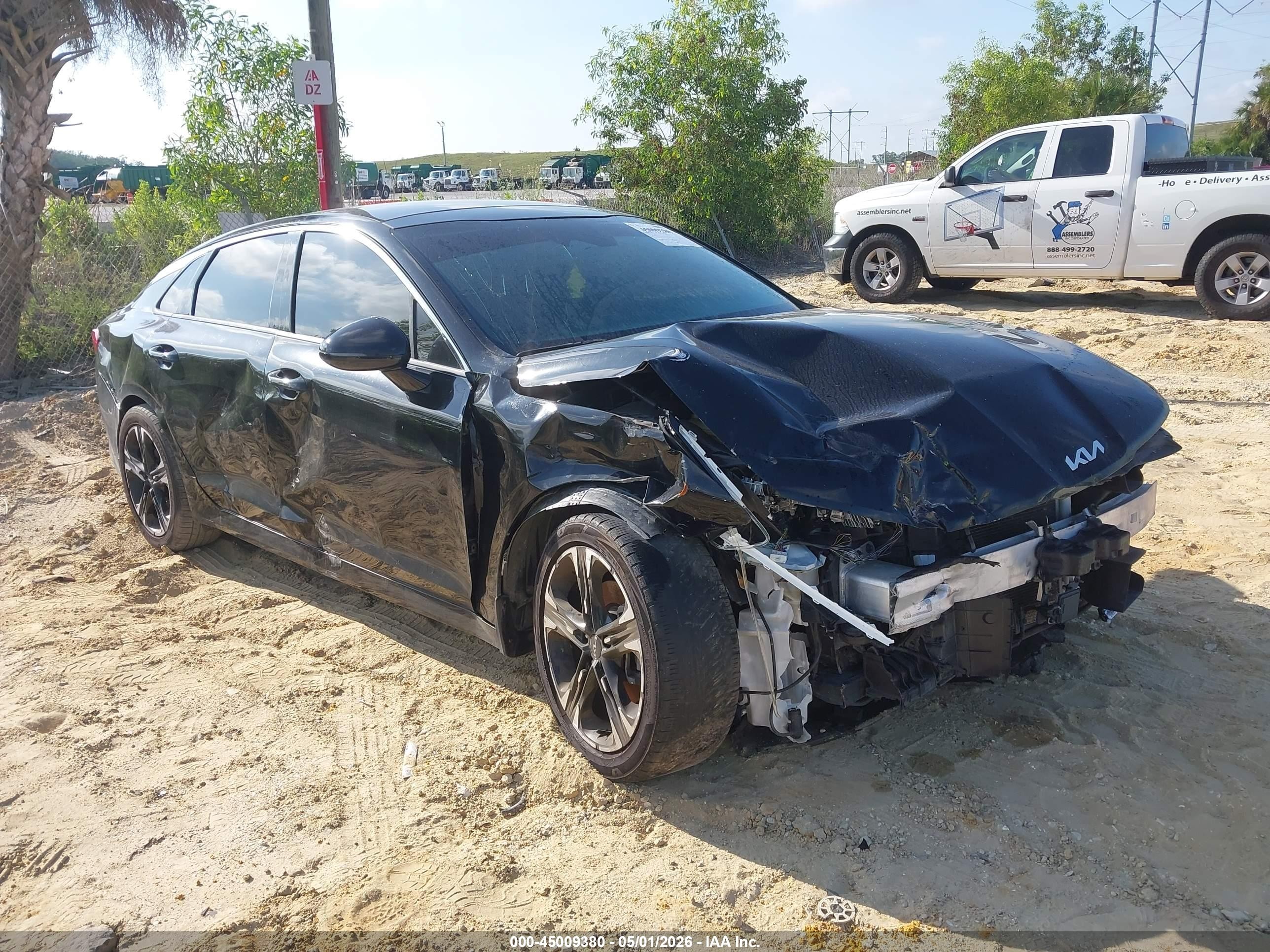 2022 Kia K5 GT-Line, VIN 5XXG64J24NG098590 — Front end