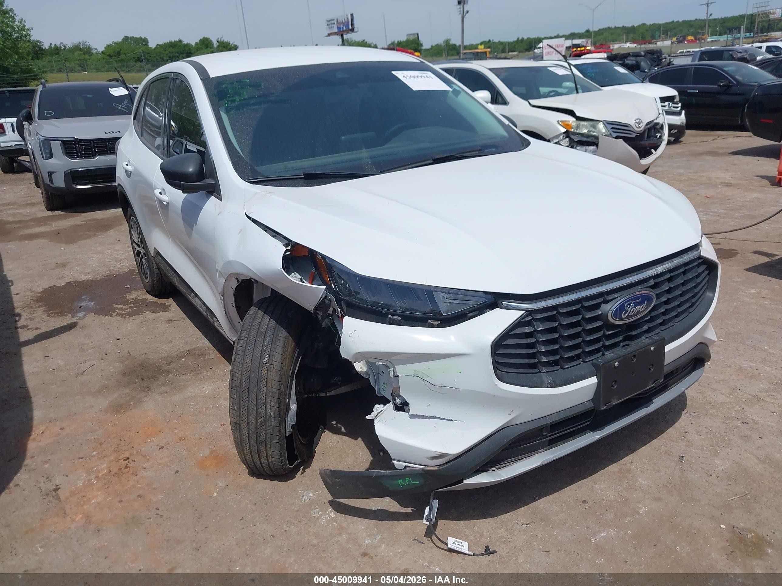 2023 Ford Escape Active, VIN 1FMCU9GZ3PUA26228 — Front end