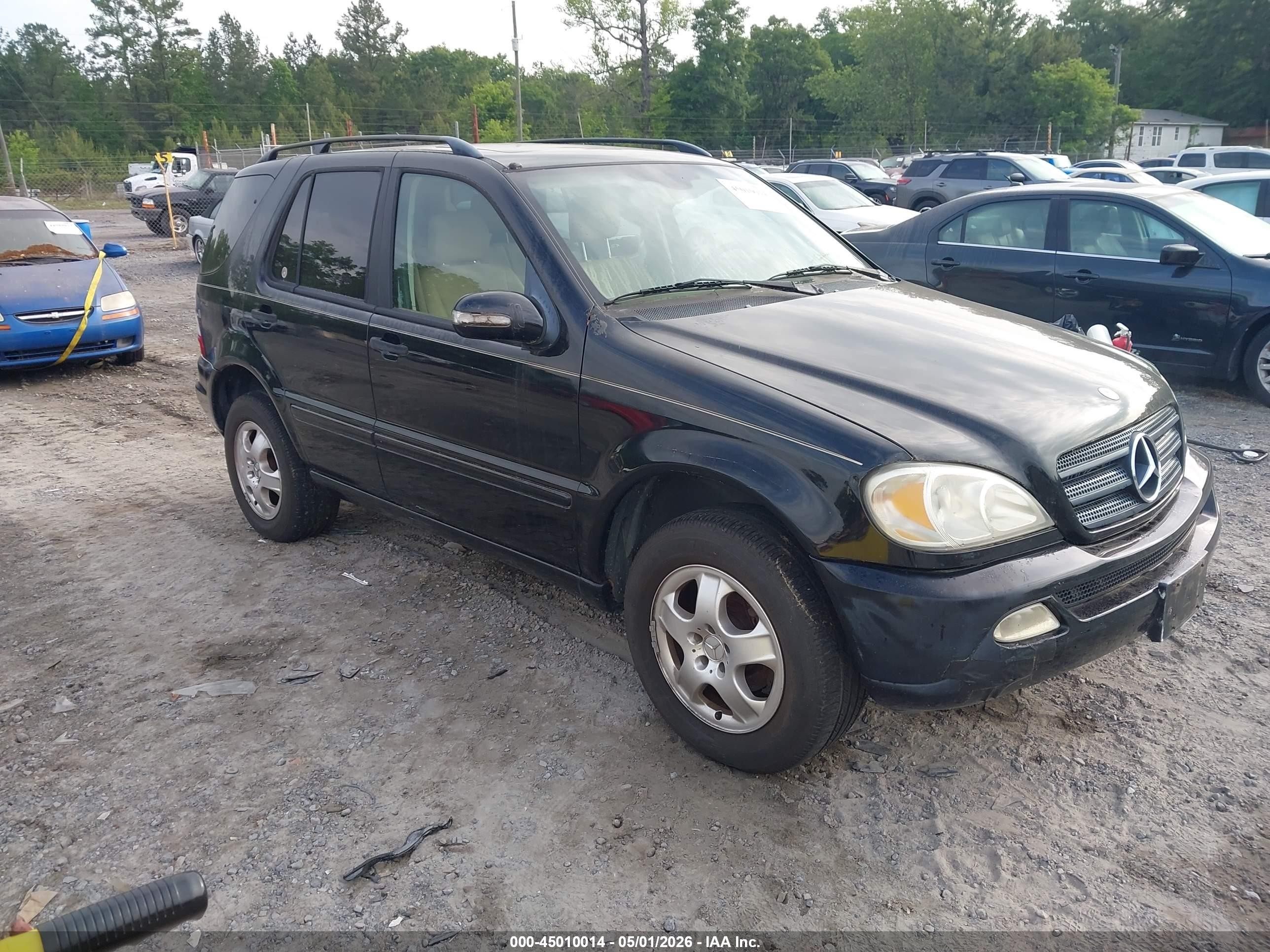 2004 Mercedes-Benz M 350, VIN 4JGAB57EX4A503852 — Normal wear