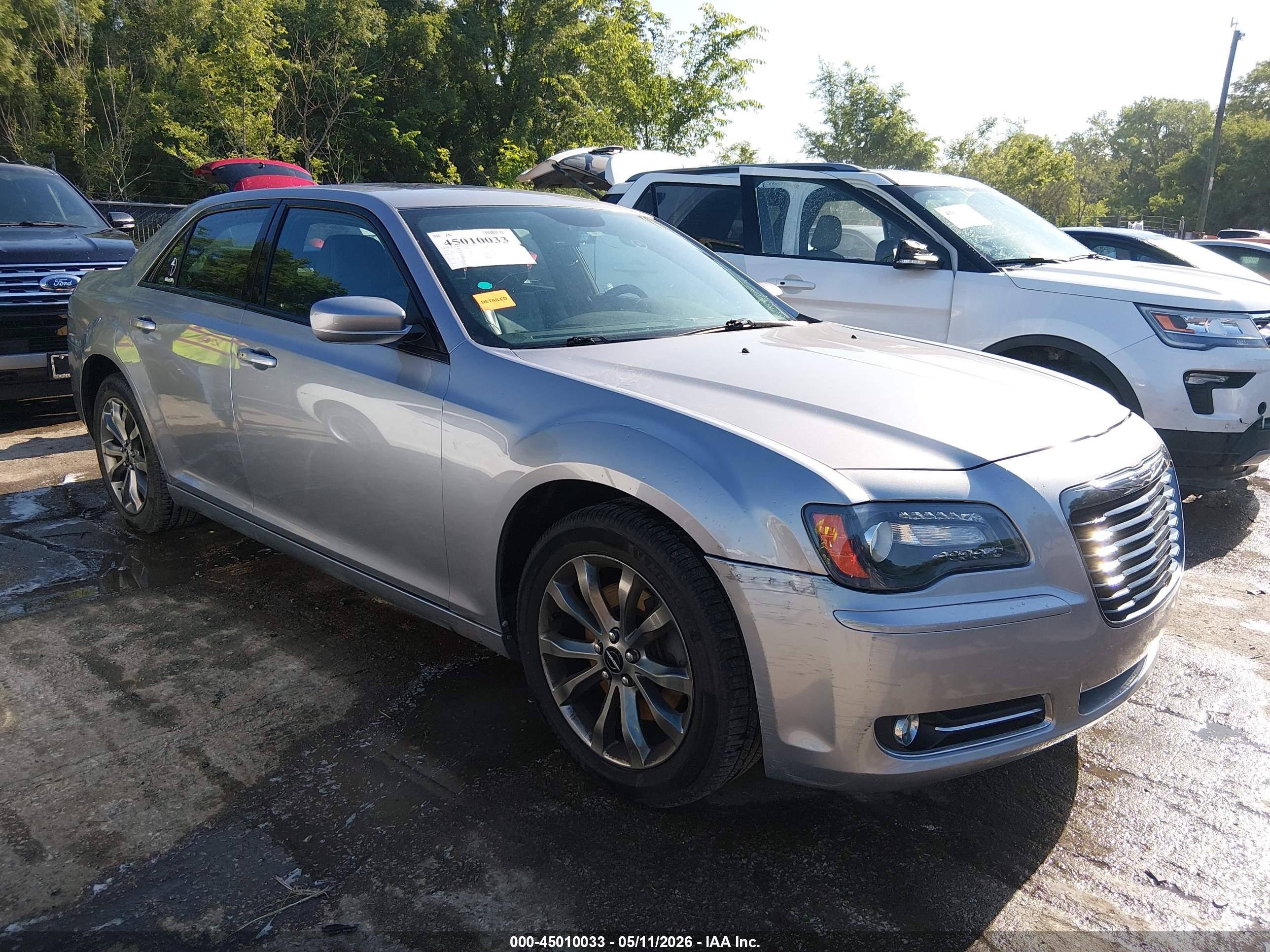2014 Chrysler 300 S, VIN 2C3CCAGT8EH222447 — Перед