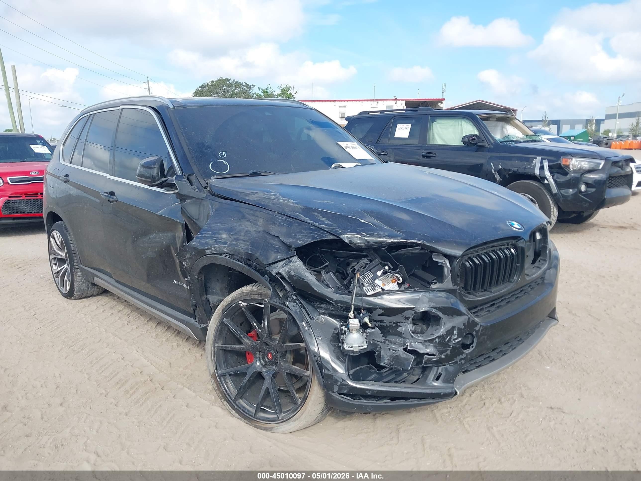 2018 BMW X5 xDrive35i, VIN 5UXKR0C52J0X92447 — Front end