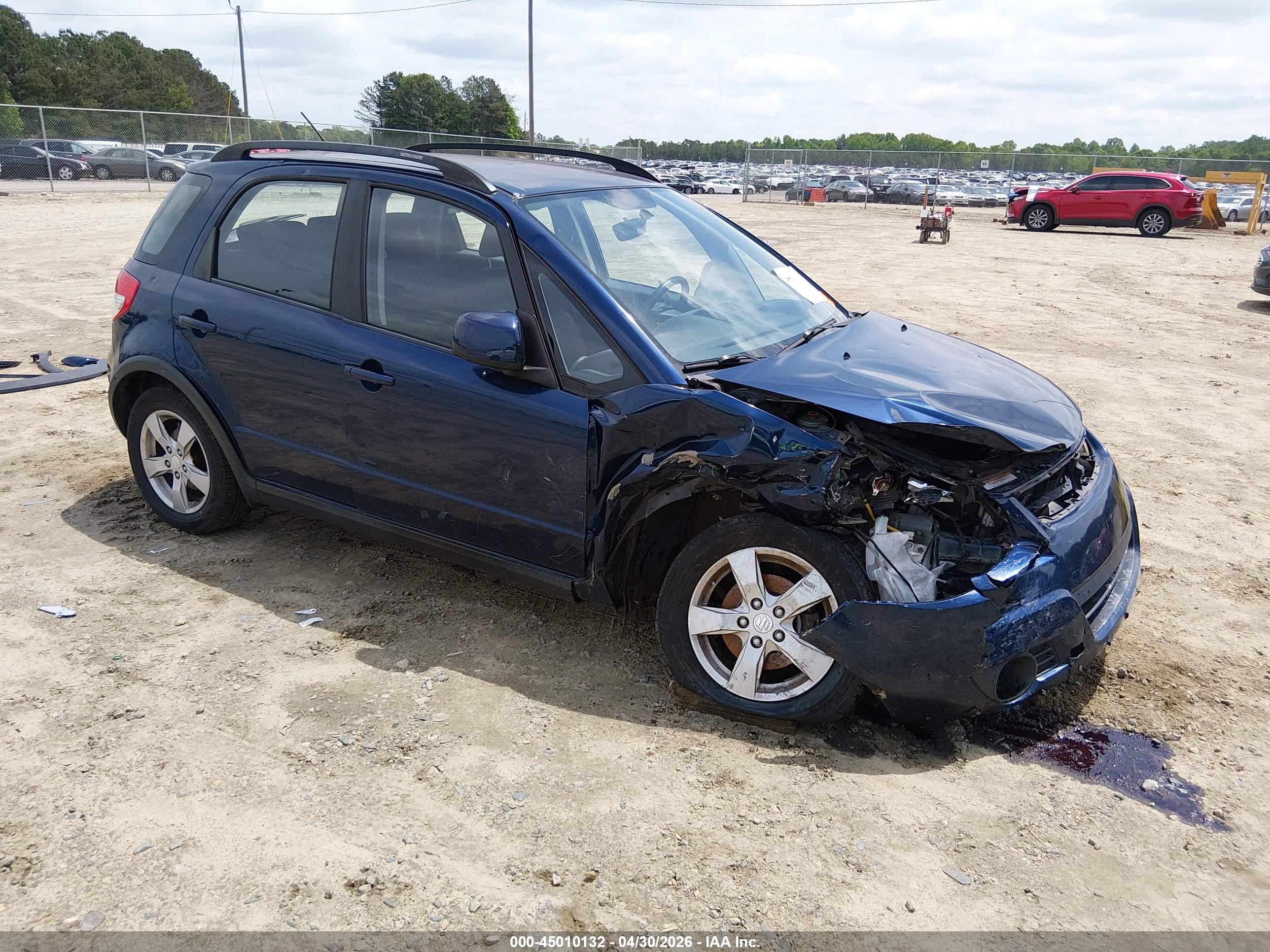 2011 Suzuki SX4 Crossover, VIN JS2YB5A31B6302325 — Перед