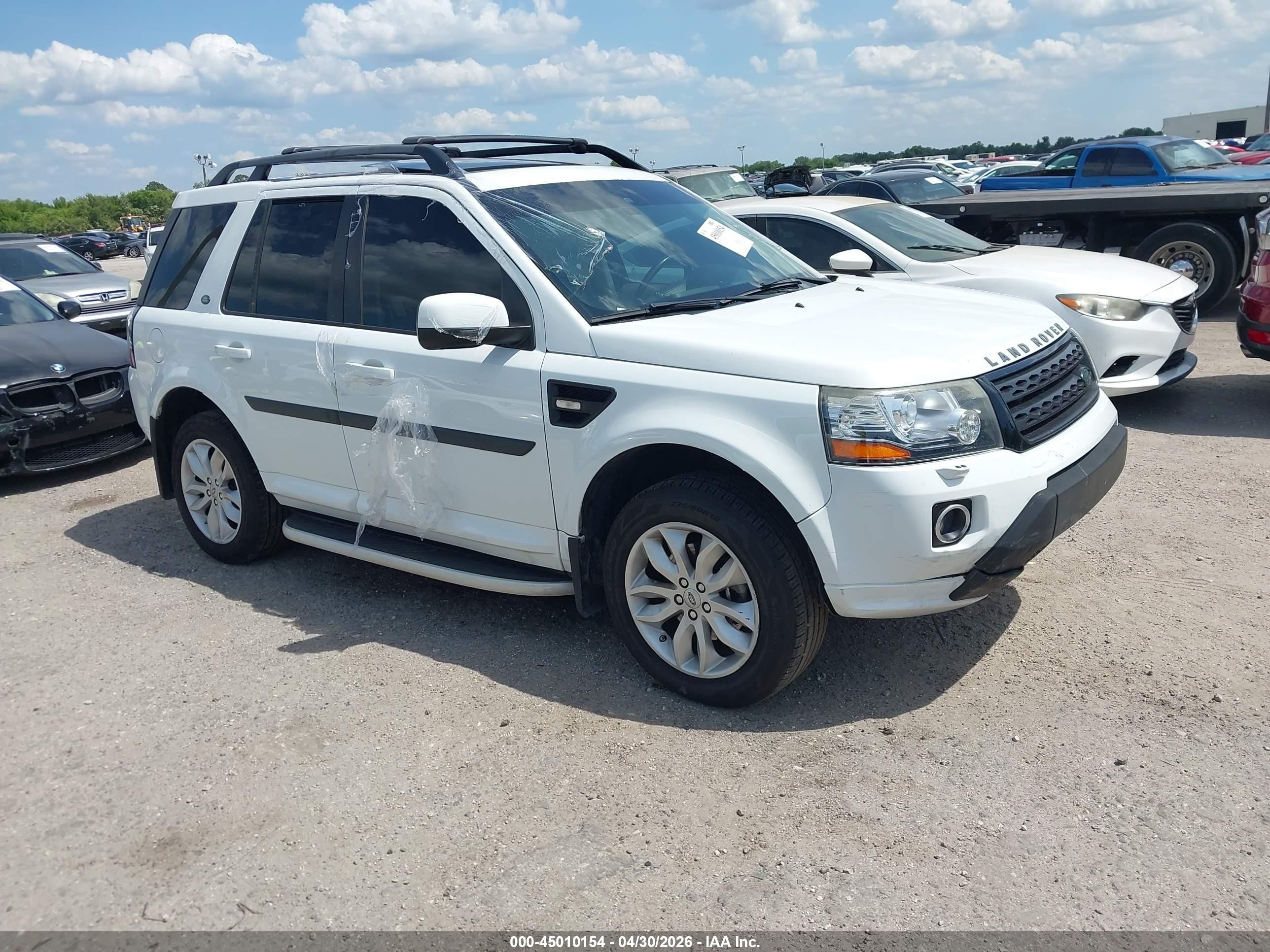 2013 Land Rover LR2, VIN SALFR2BGXDH335790 — Front end