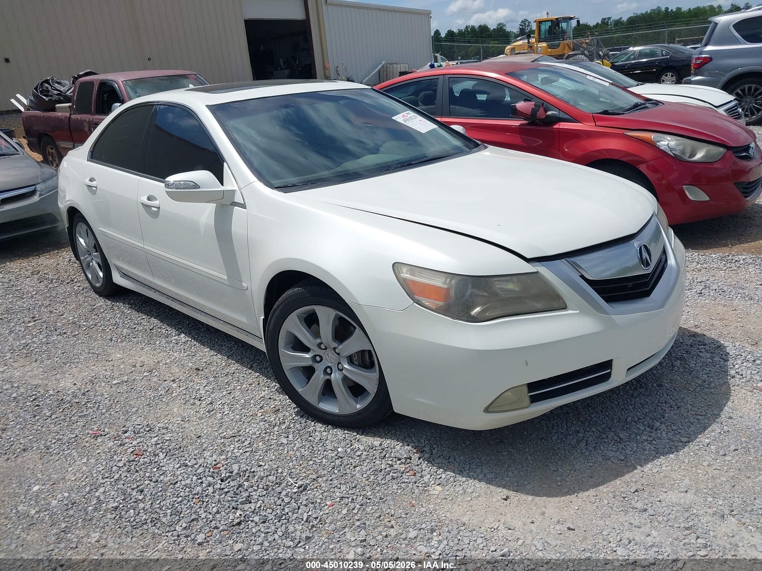 2010 Acura RL Technology, VIN JH4KB2F68AC000496 — Rear end