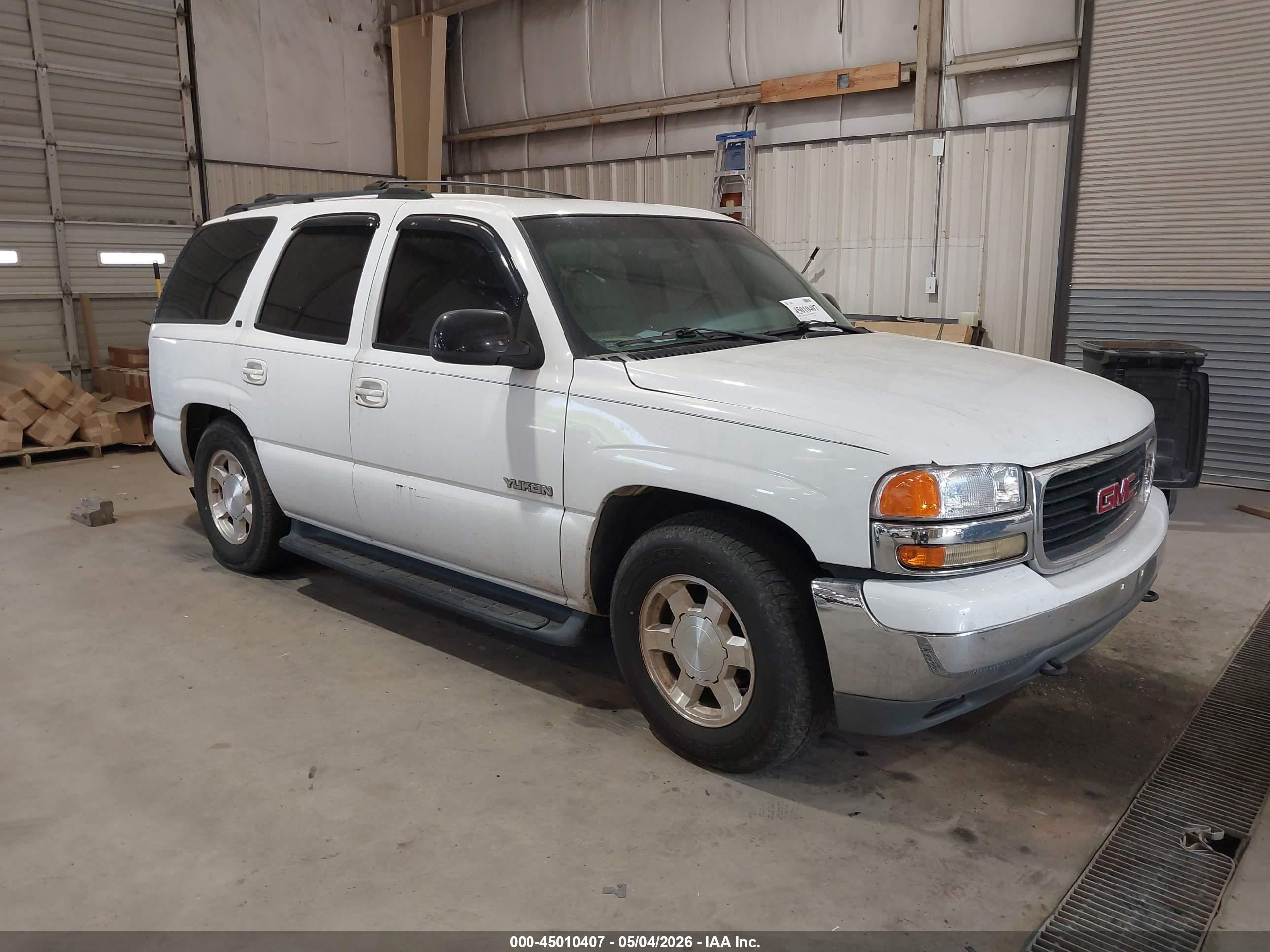 2001 GMC Yukon SLT, VIN 1GKEC13T61J136240 — Зад