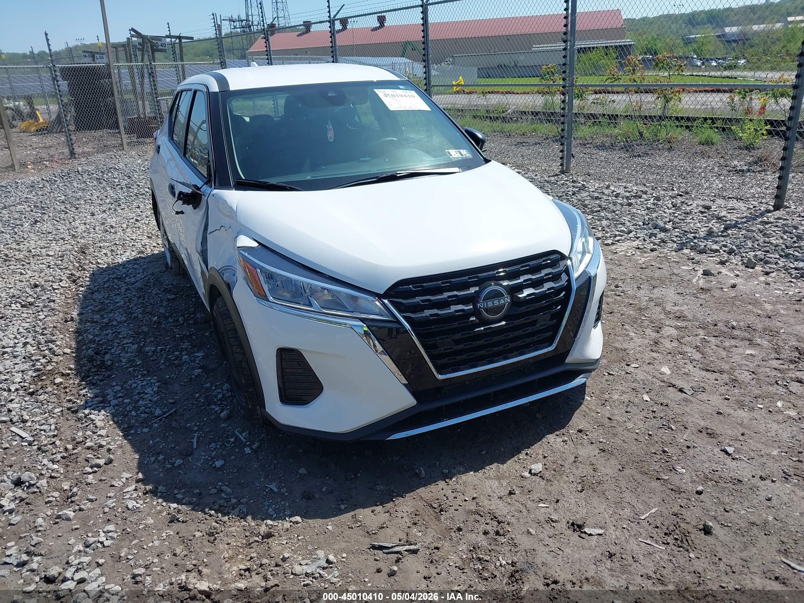 2024 Nissan Kicks S, VIN 3N1CP5BV5RL585594 — Front end