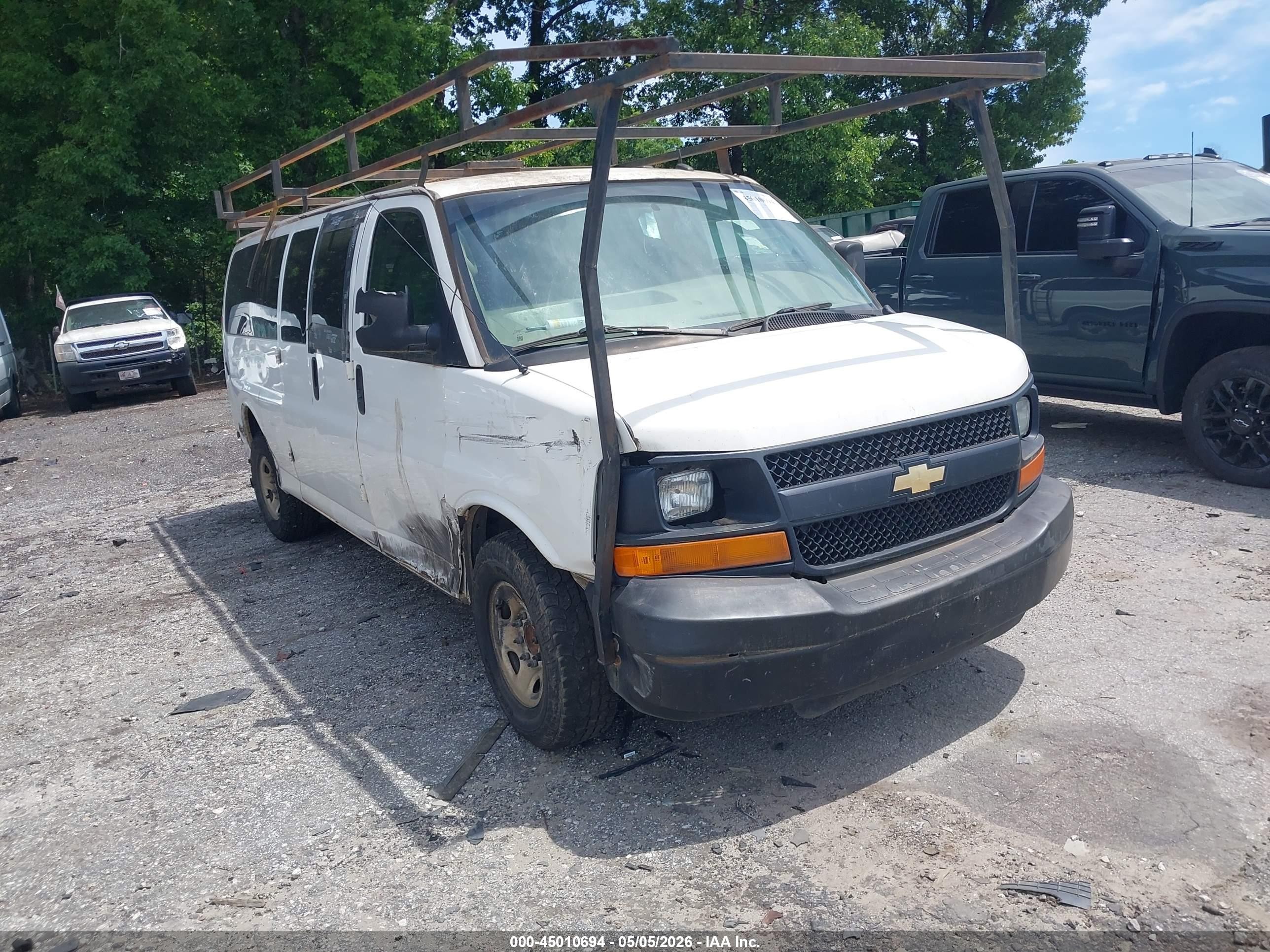 2015 Chevrolet Express Passenger 1LS, VIN 1GAZGZFG7F1170007 — All over