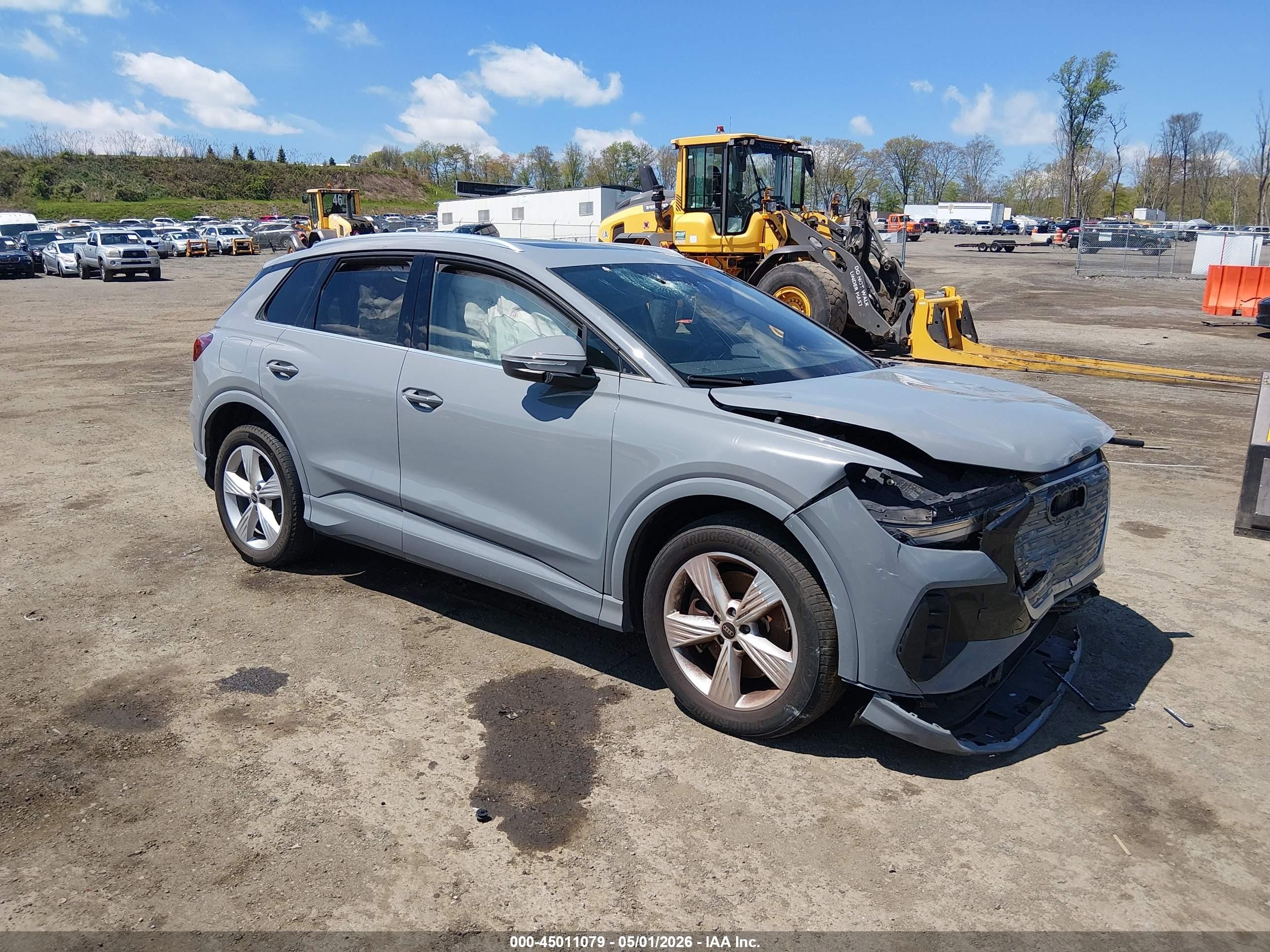 2022 Audi Q4 e-tron Premium Plus, VIN WA1H2BFZ4NP051007 — Перед