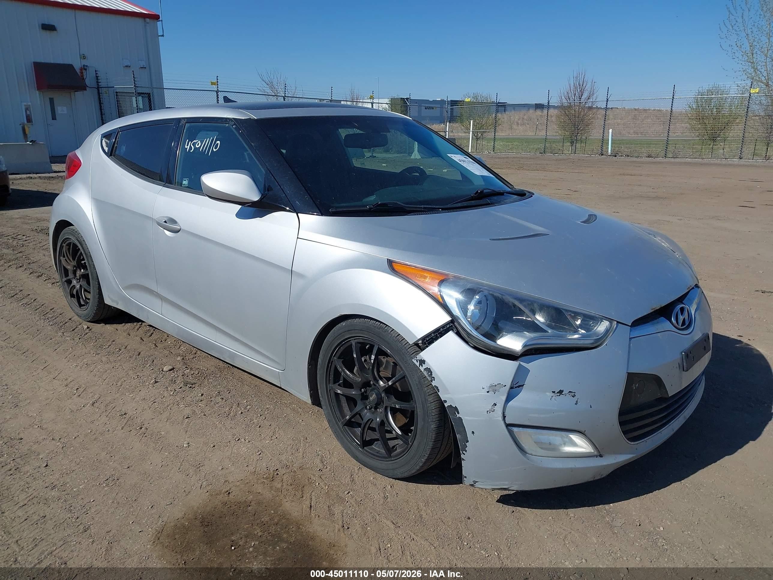 2012 Hyundai Veloster w/Black Int, VIN KMHTC6AD2CU030697 — Rear end