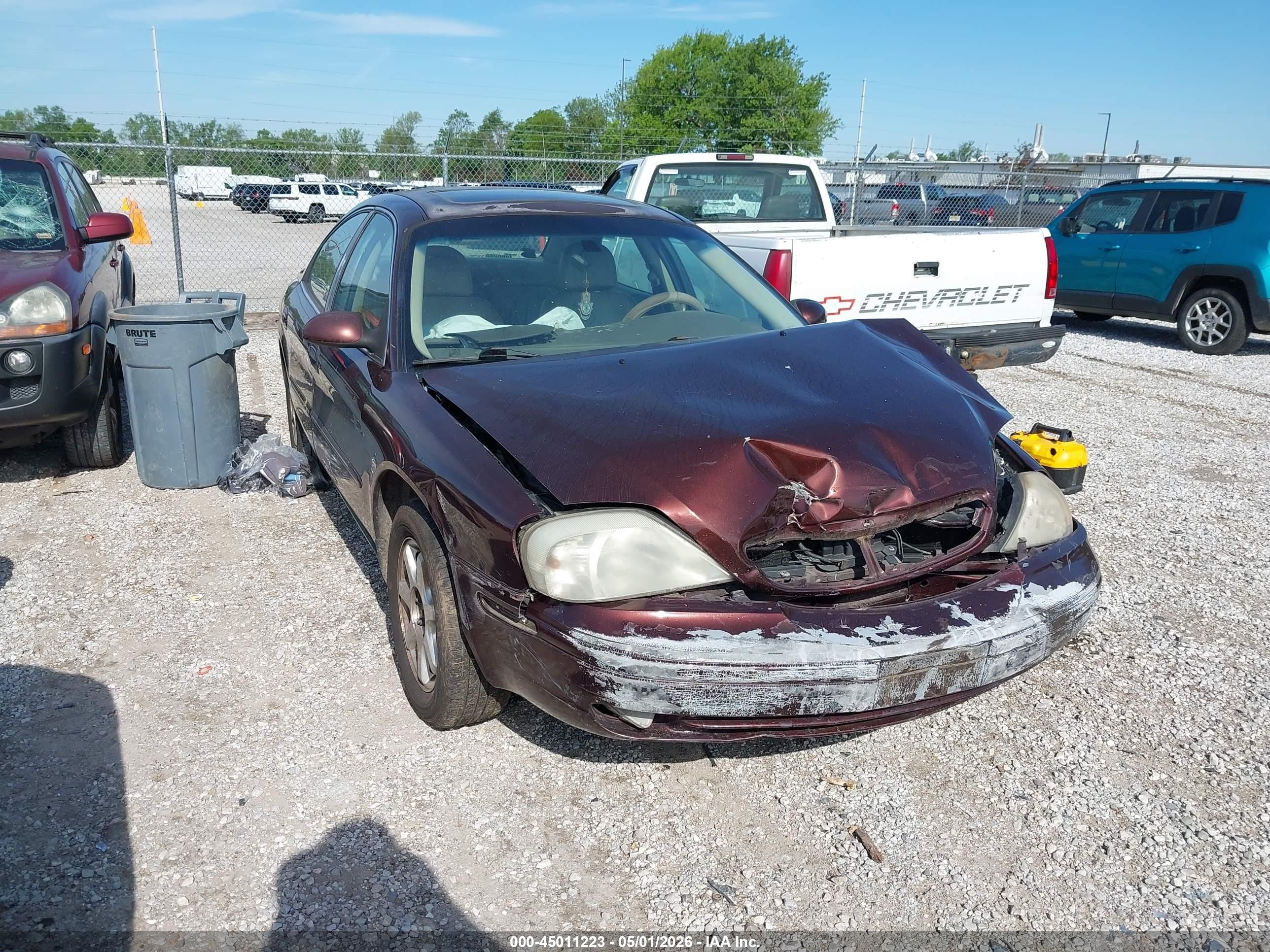 2000 Mercury Sable LS Premium, VIN 1MEFM55S0YG626235 — Front end
