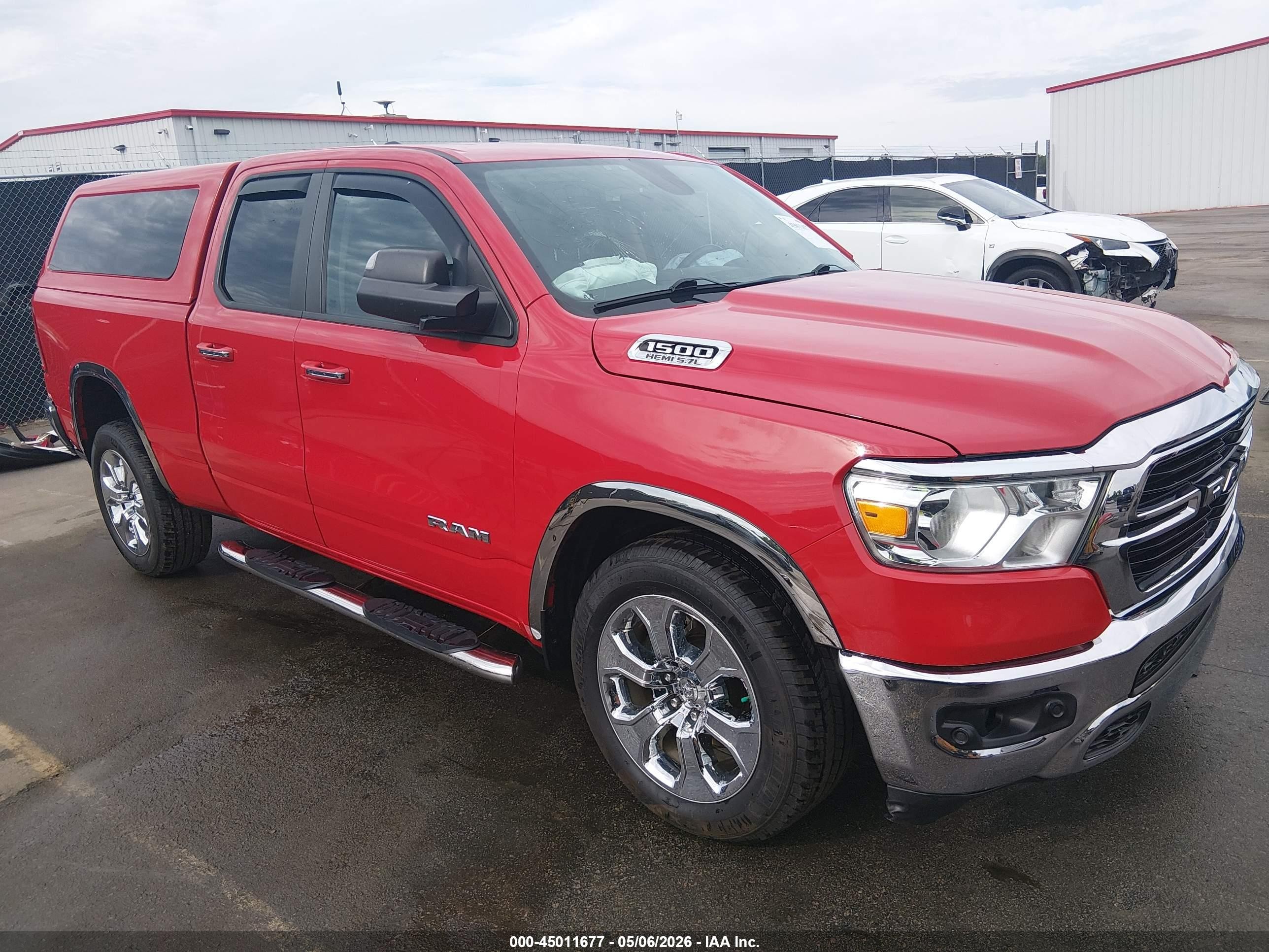 2020 Ram 1500 Big Horn, VIN 1C6SRFBT2LN110099 — Side