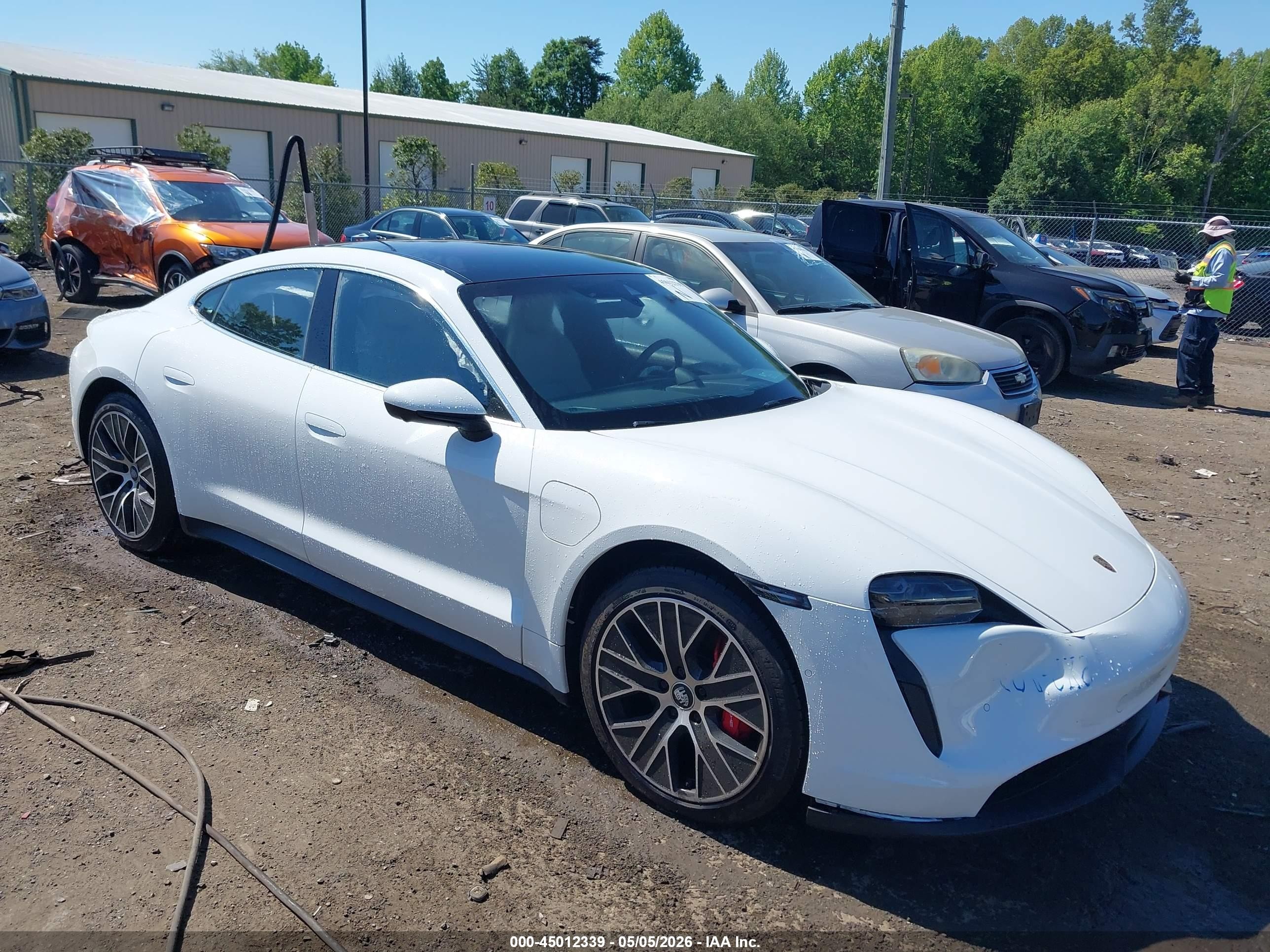 2020 Porsche Taycan 4S, VIN WP0AB2Y10LSA50268 — Front end