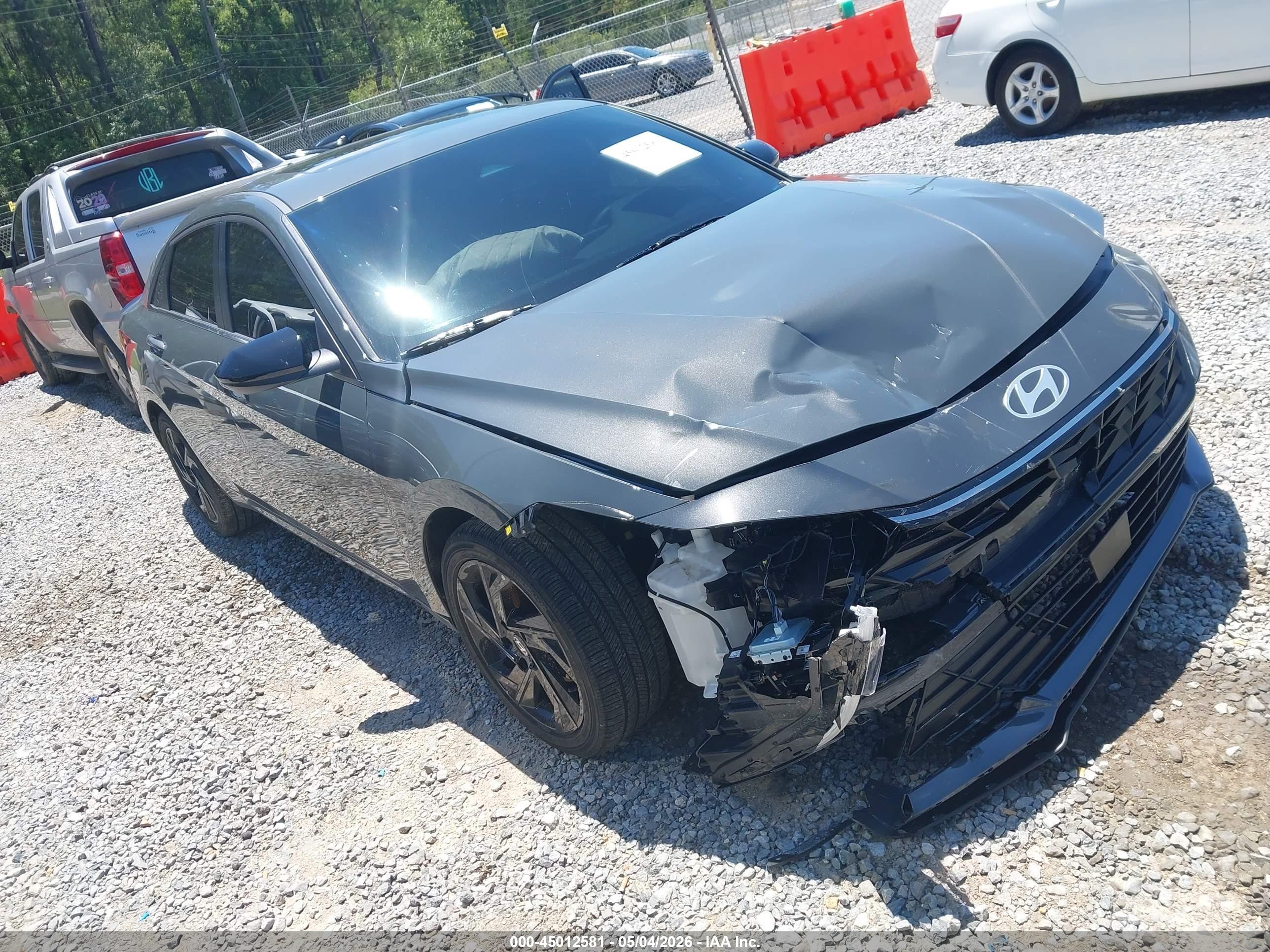 2026 Hyundai Elantra SEL Sport Premium, VIN KMHLS4DG1TU147264 — Front end