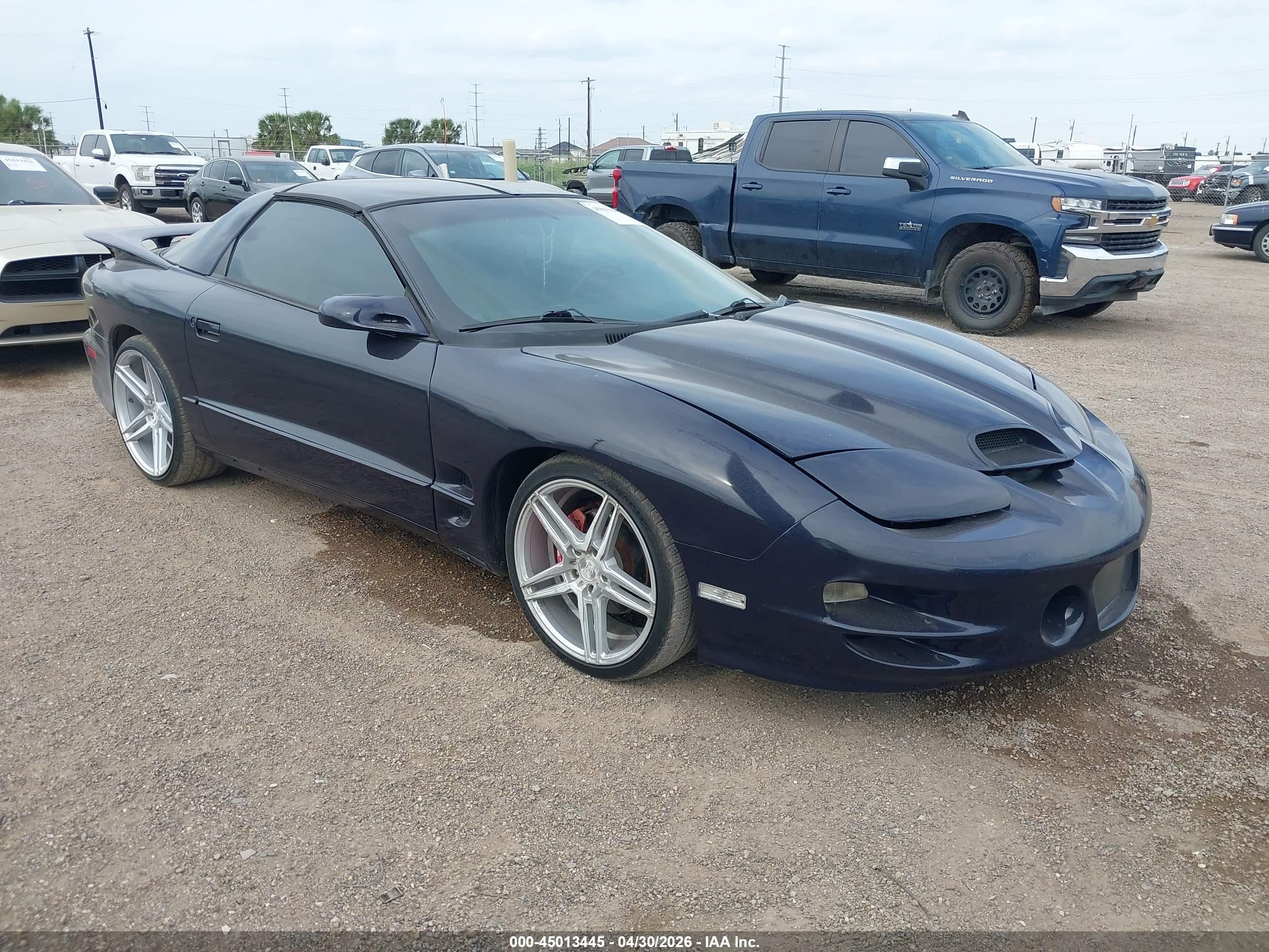 1998 Pontiac Firebird Formula, VIN 2G2FV22G7W2219017 — Normal wear