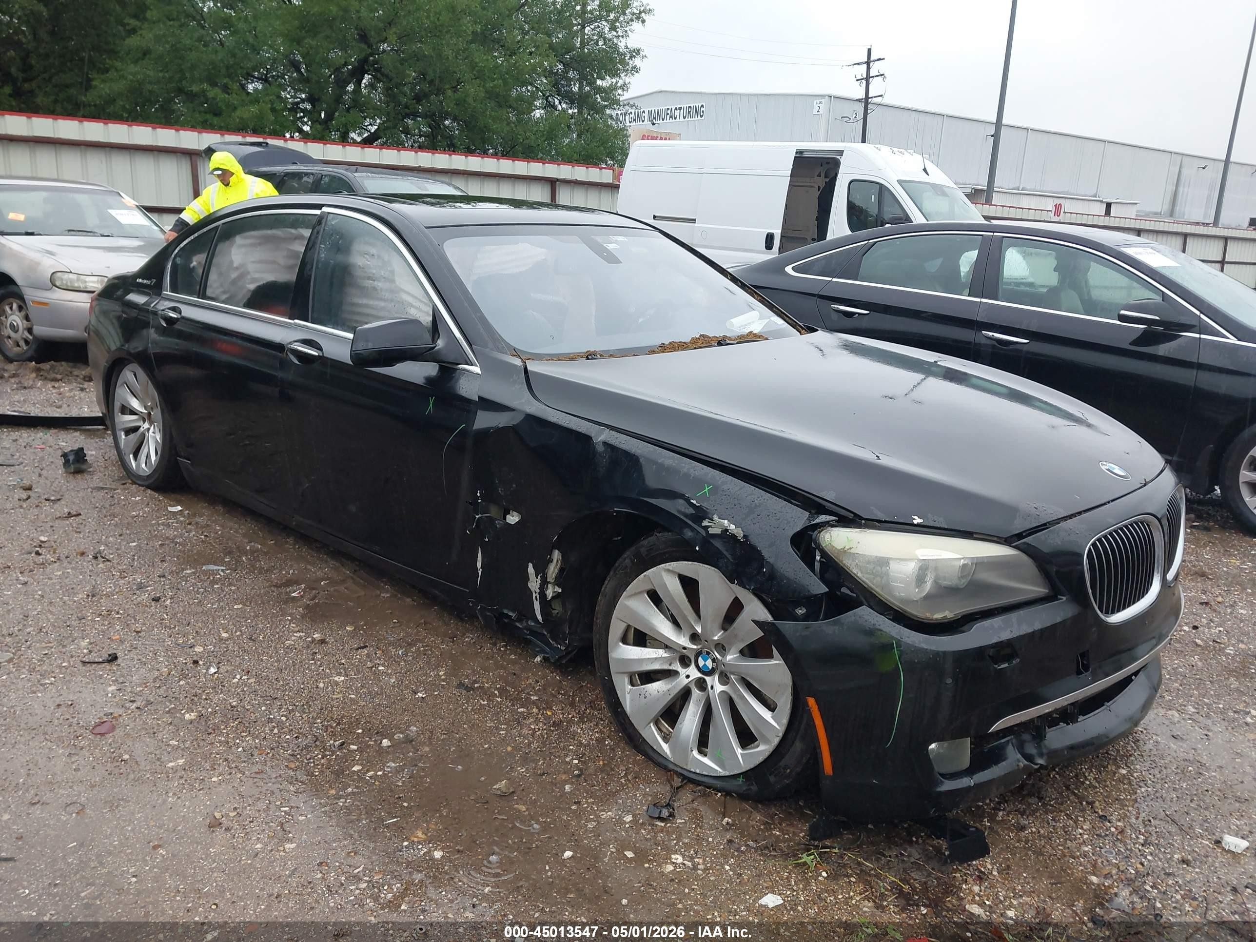 2011 BMW 7 Series ACTIVEHYBRID 750LI, VIN WBAKX8C51BC198340 — Front end