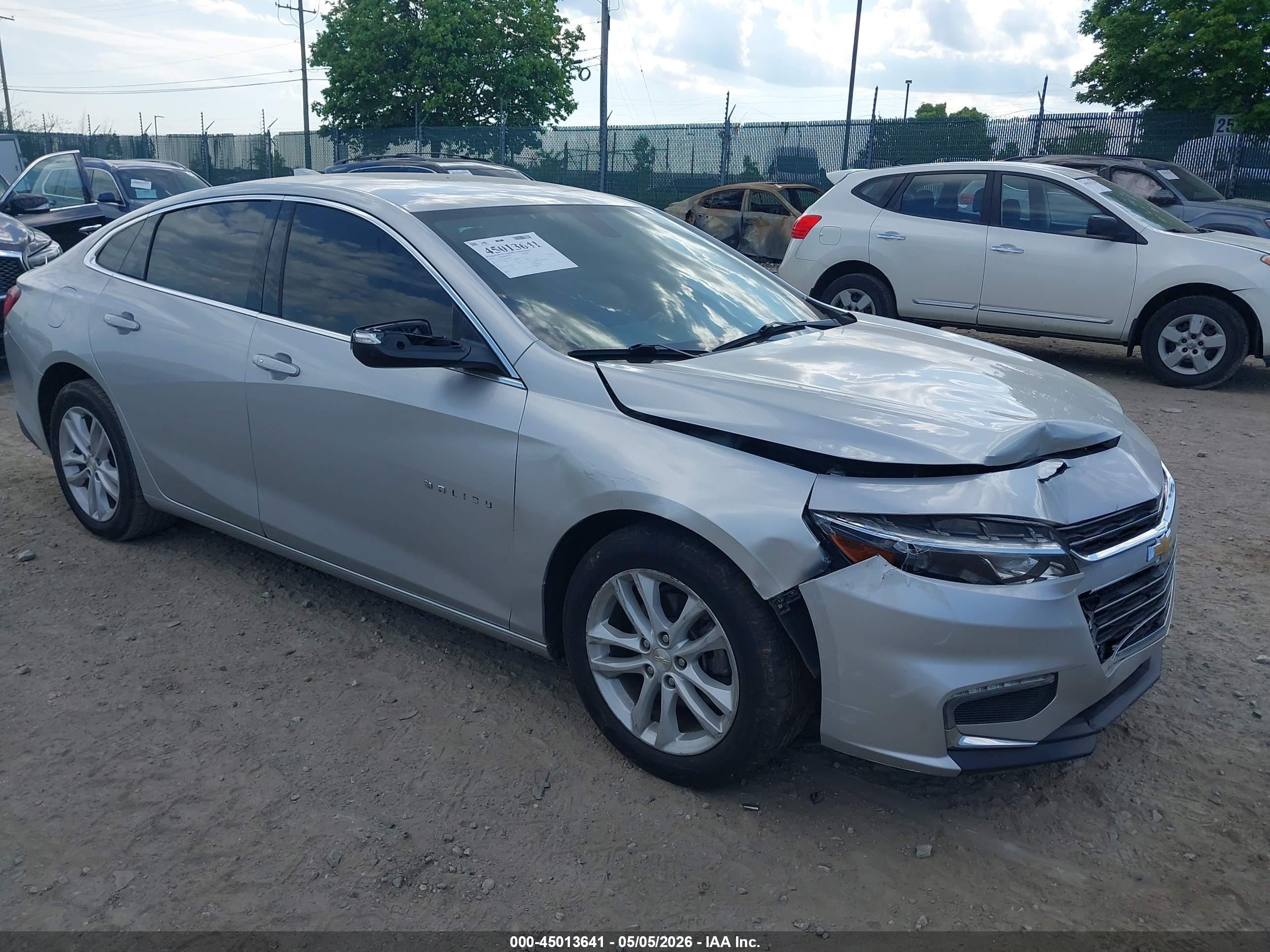 2018 Chevrolet Malibu LT, VIN 1G1ZD5ST9JF140796 — Перед