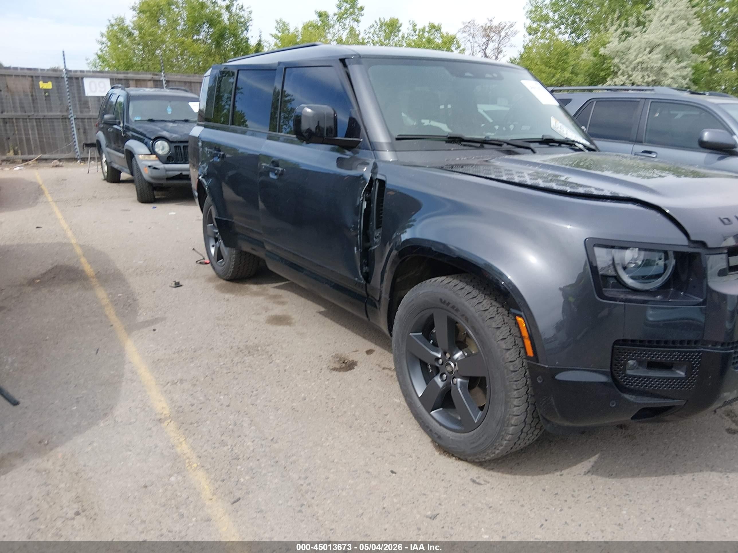 2024 Land Rover Defender, VIN SALEBFFE9R2282834 — Side