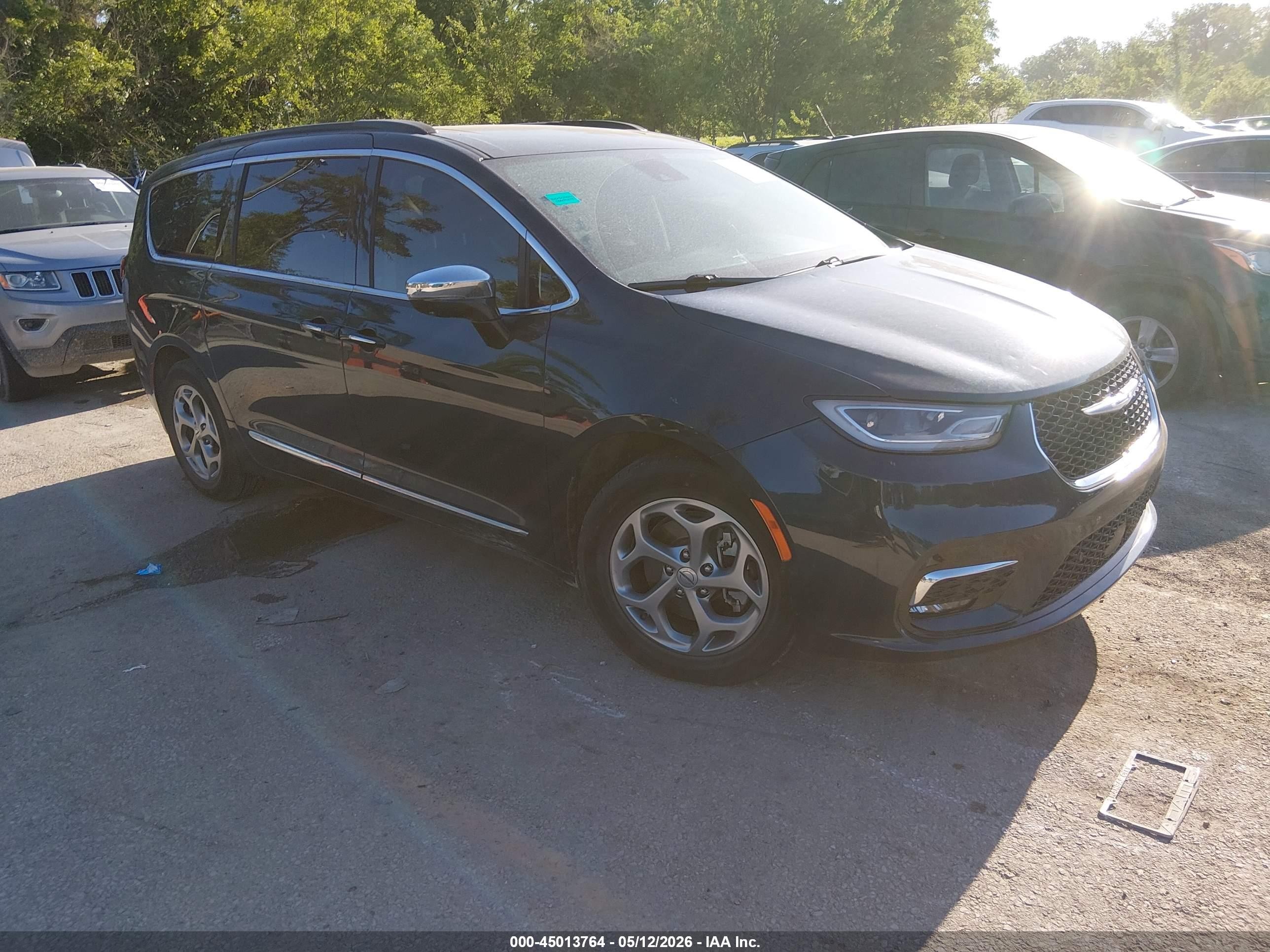 2022 Chrysler Pacifica Limited, VIN 2C4RC1GG1NR158495 — Hail