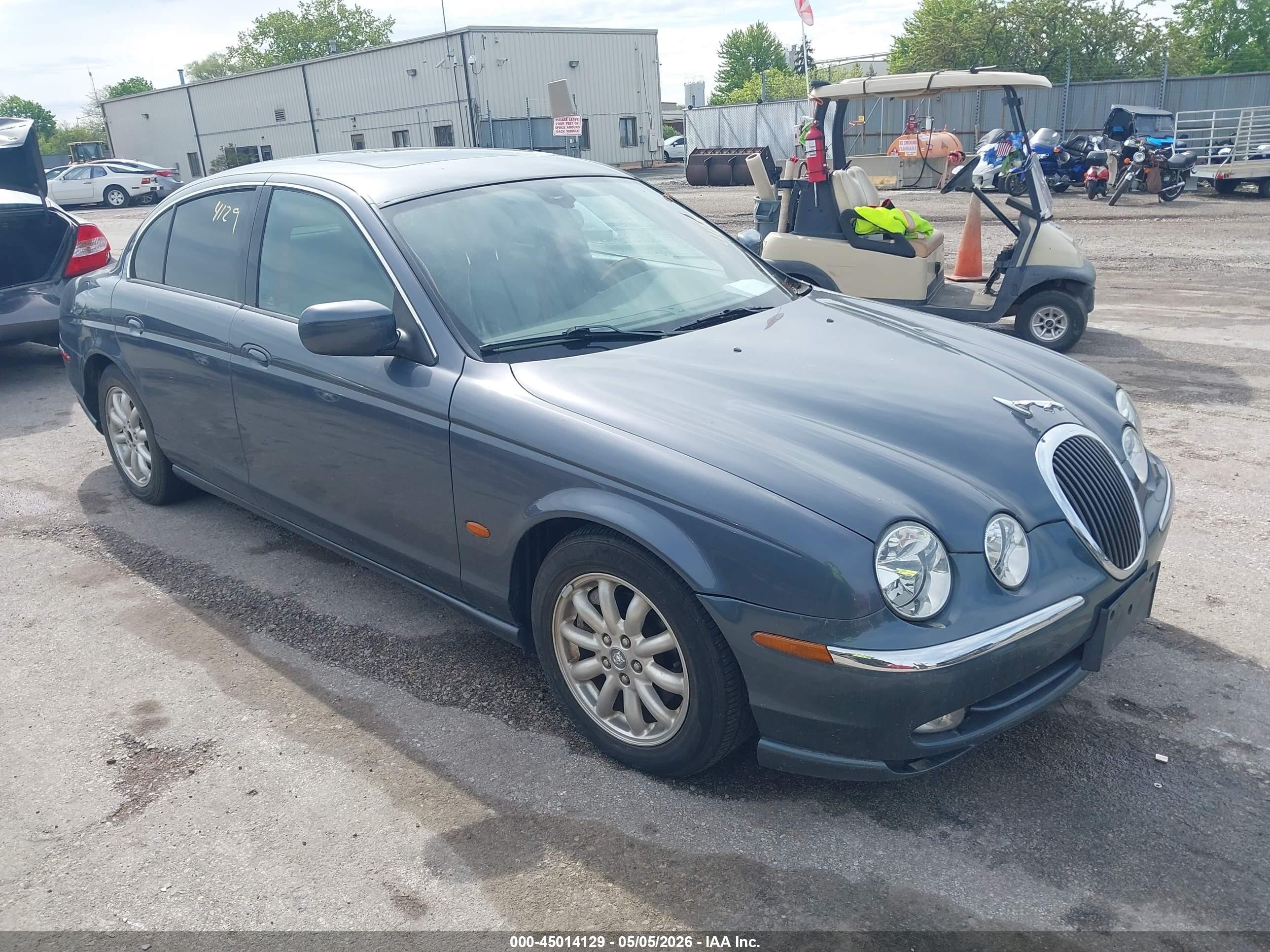 2001 Jaguar S-Type V8, VIN SAJDA01P41GL93652 — Normal wear