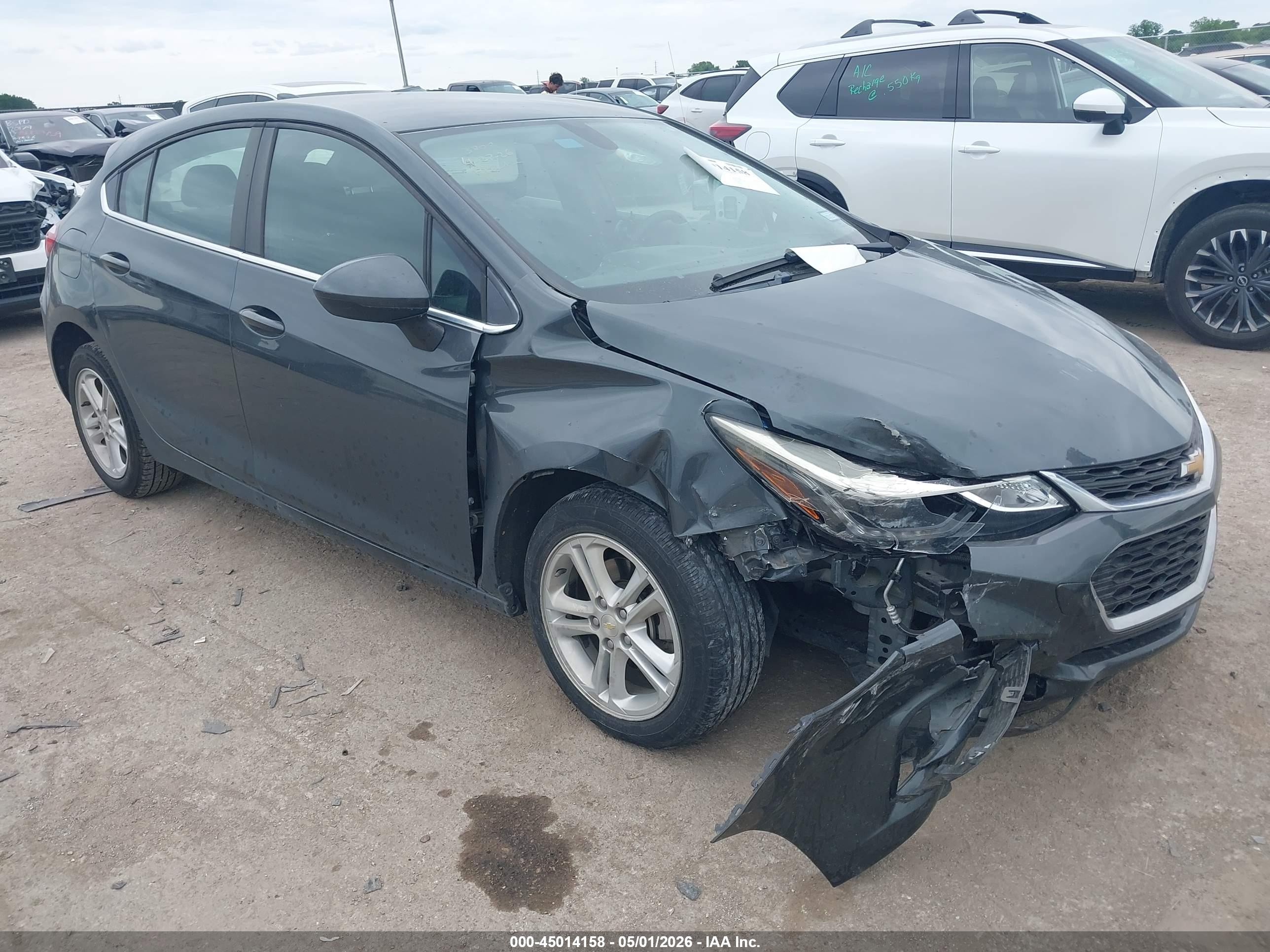 2018 Chevrolet Cruze LT, VIN 3G1BE6SM6JS633571 — Front end