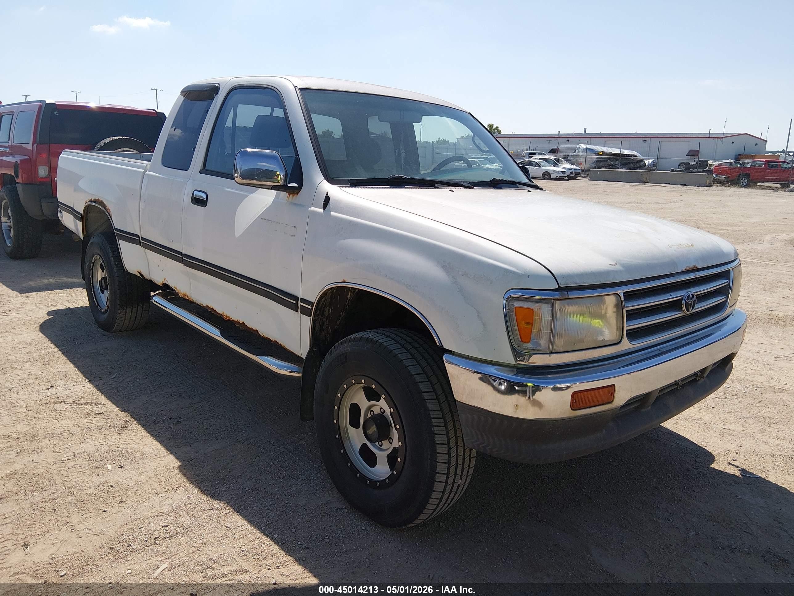 1998 Toyota T100 SR5, VIN JT4UN24D7W0053508 — Normal wear