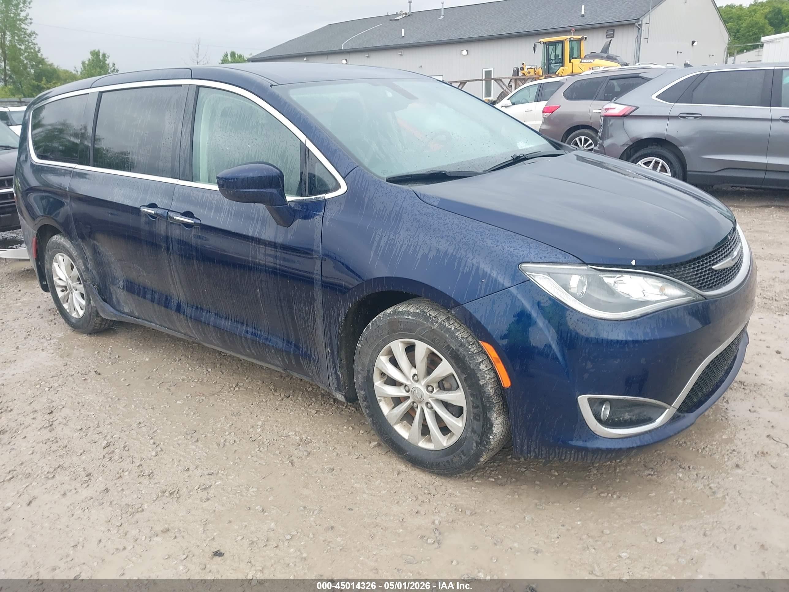2018 Chrysler Pacifica Touring Plus, VIN 2C4RC1FGXJR212226 — Зад