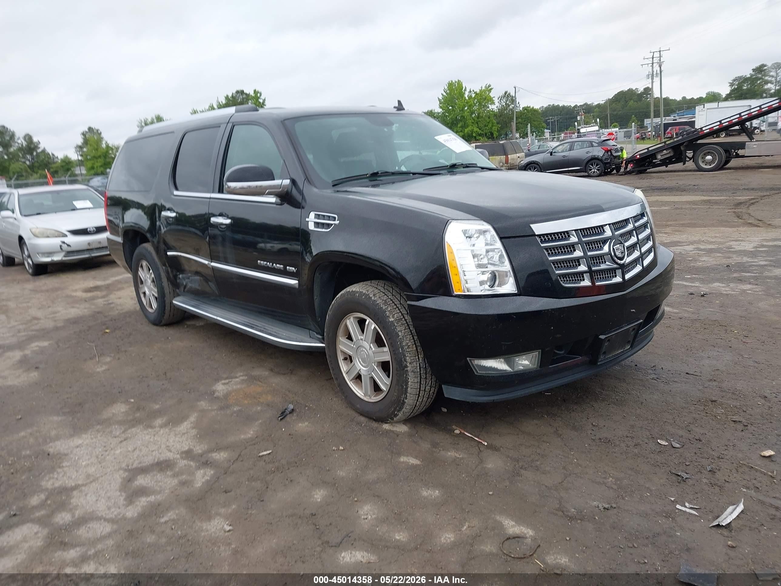 2010 Cadillac Escalade ESV, VIN 1GYUKGEFXAR144129 — Бок
