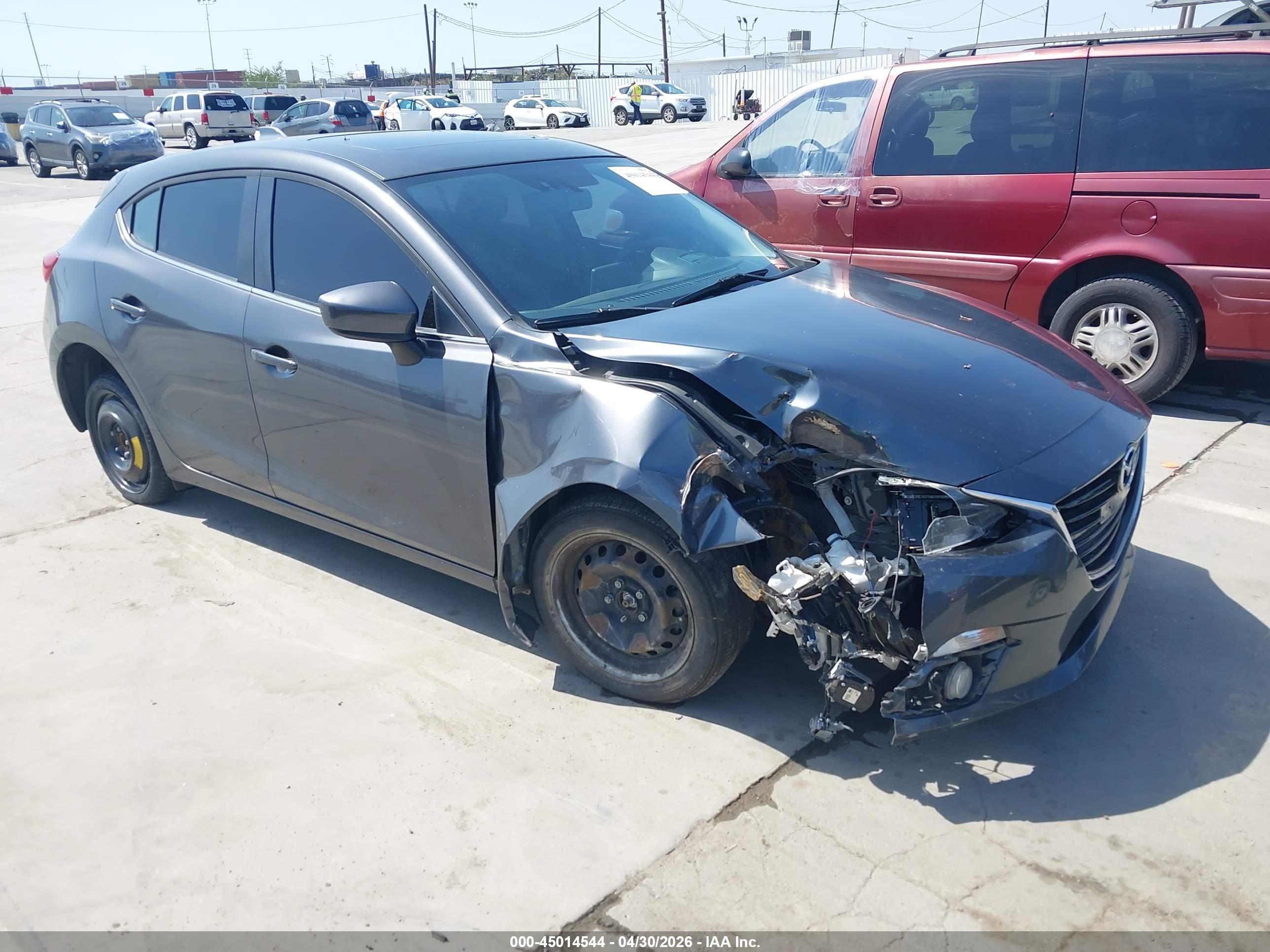 2014 Mazda 3 S Grand Touring, VIN JM1BM1M39E1212470 — Бок