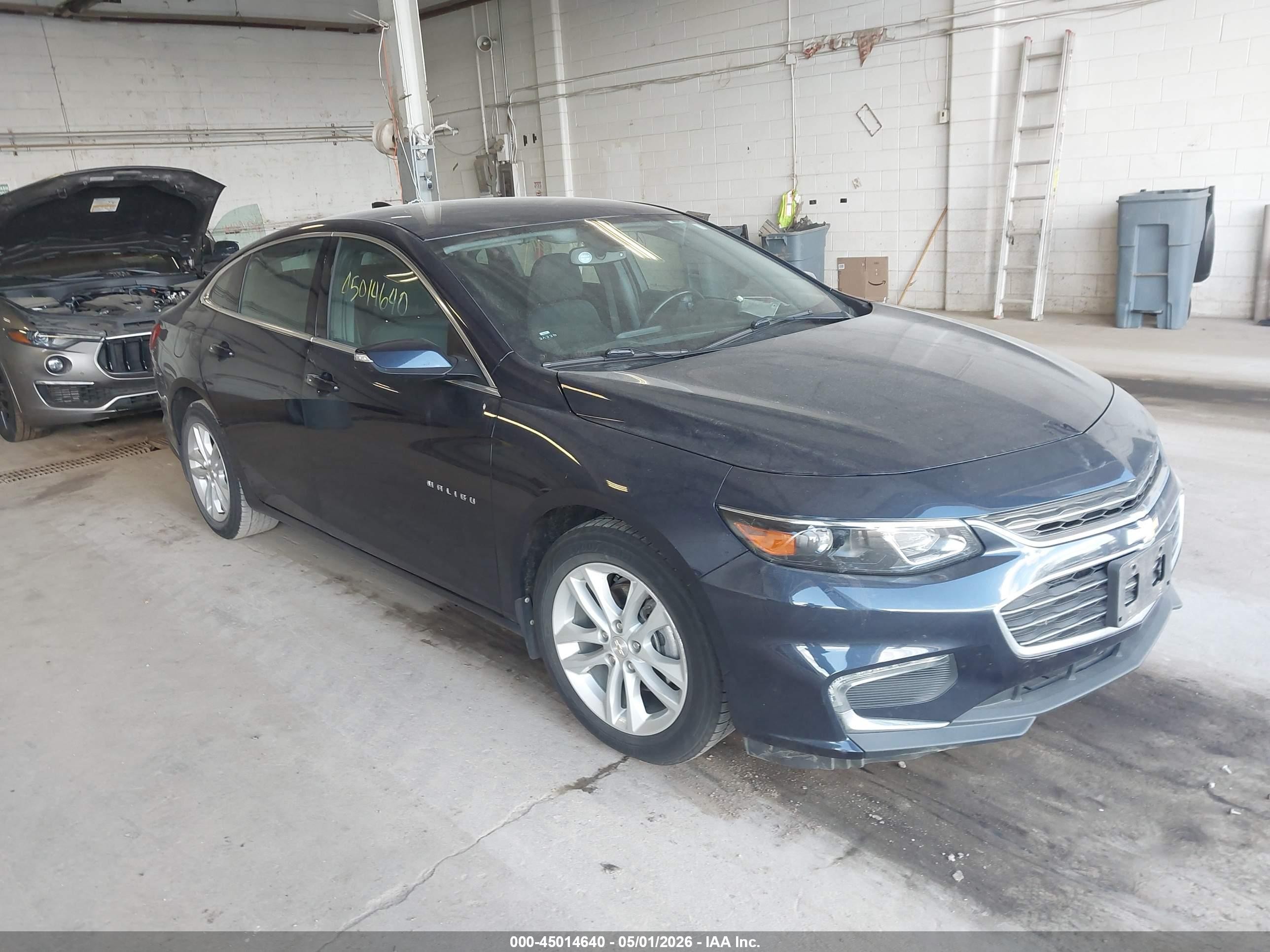 2018 Chevrolet Malibu LT, VIN 1G1ZD5ST2JF166527 — Rear end