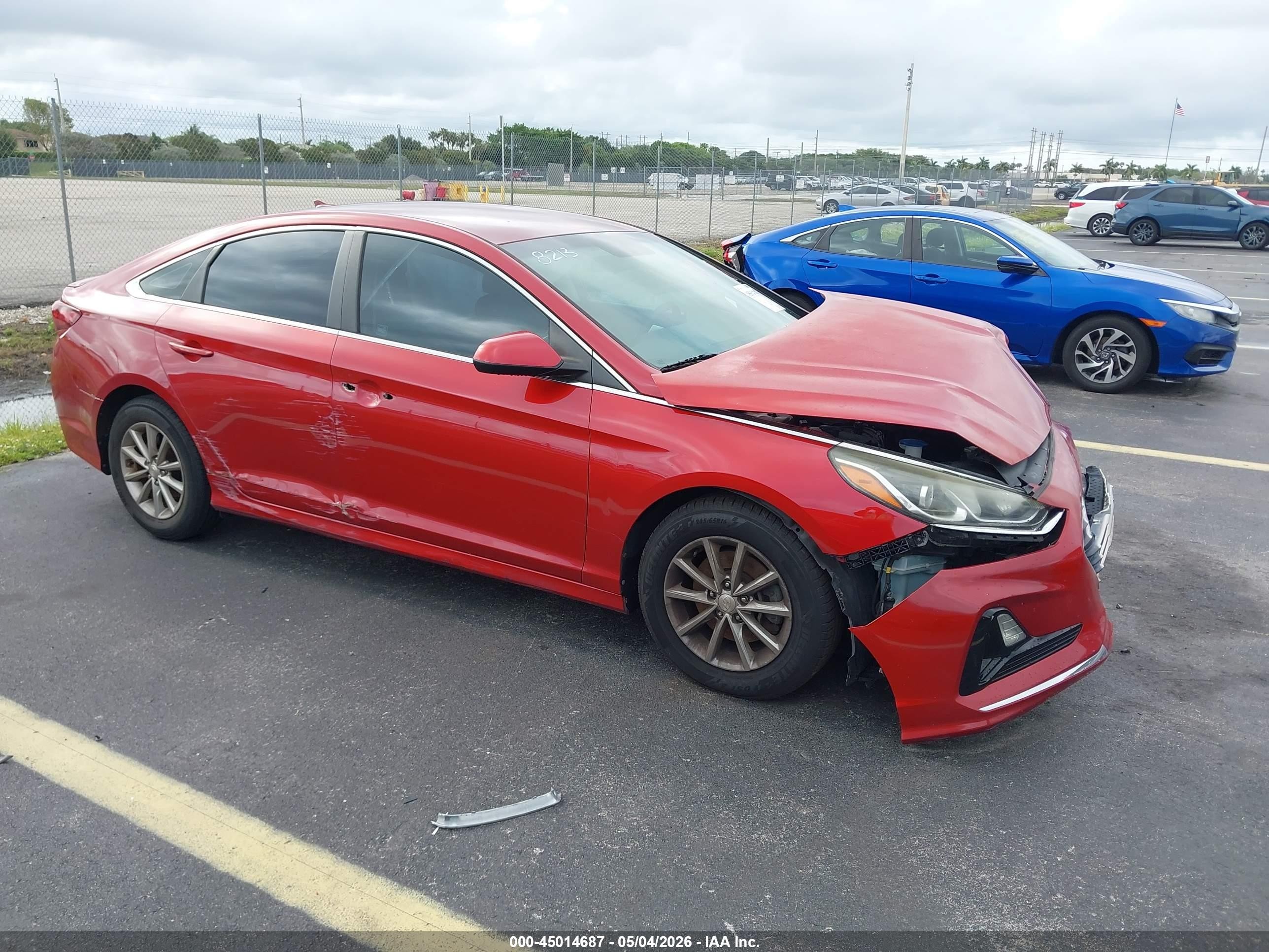 2018 Hyundai Sonata SE, VIN 5NPE24AF3JH668213 — Front end